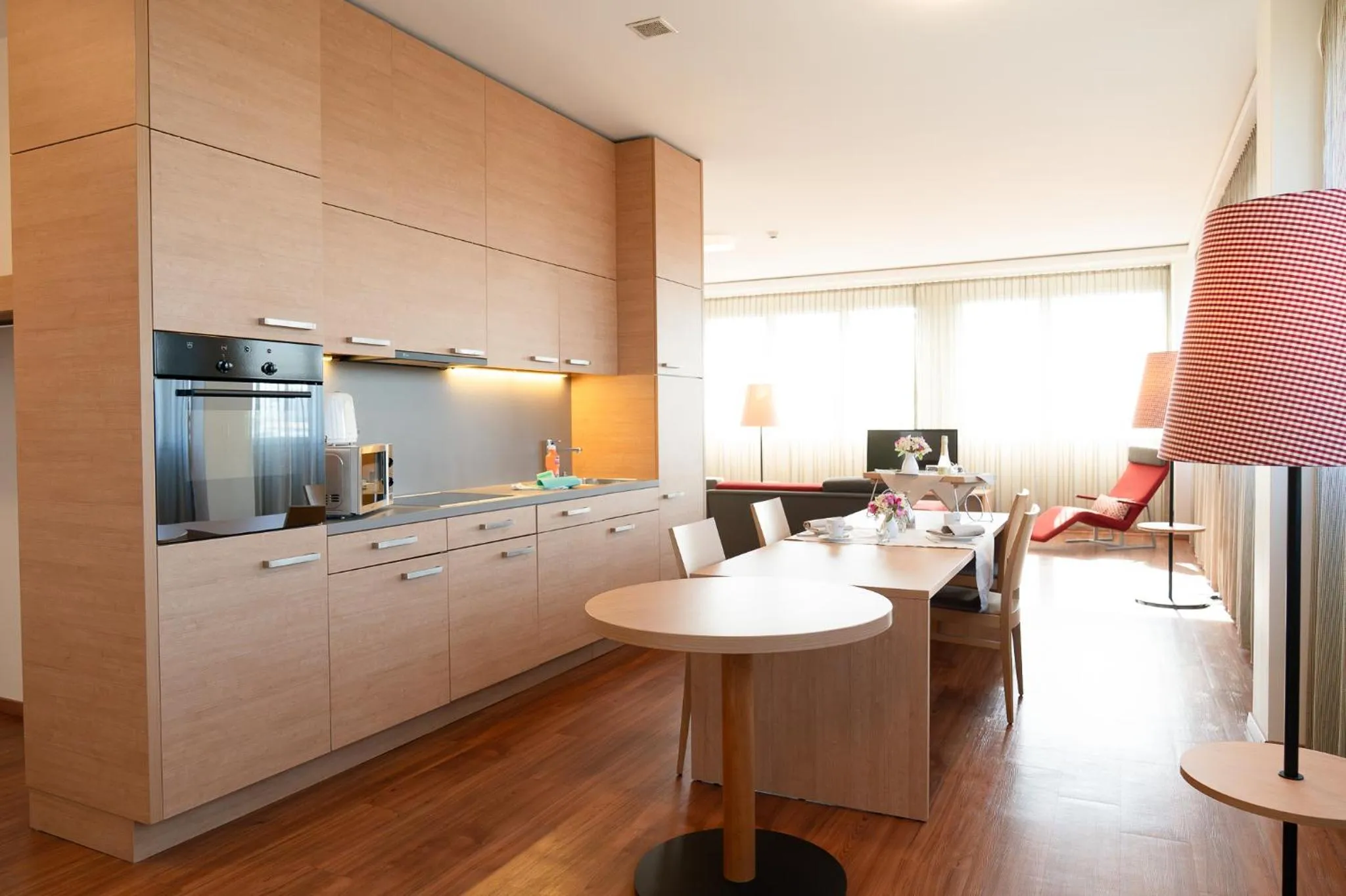 Kitchen or kitchenette in SwissEver Hotel Zug