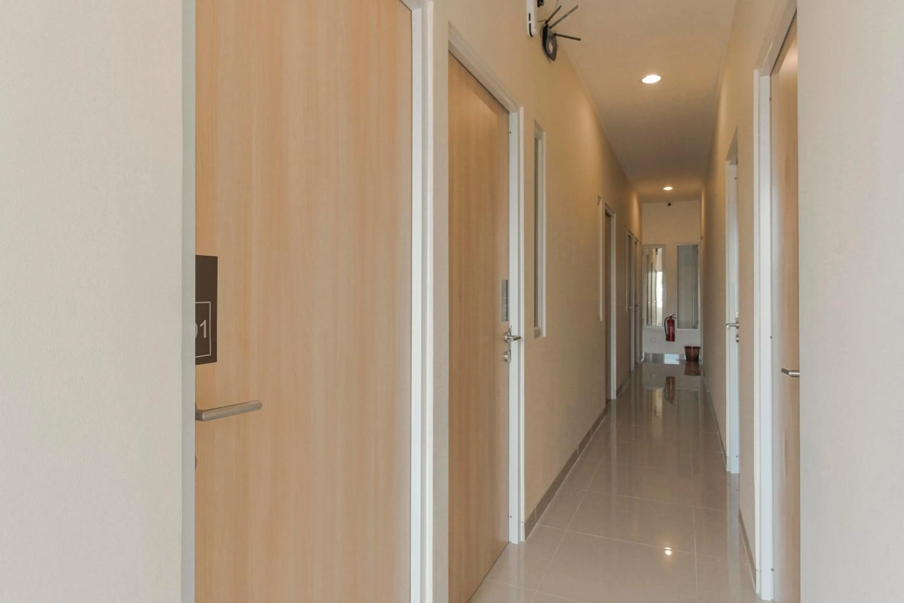Area and facilities in RedDoorz near Soekarno Hatta Airport