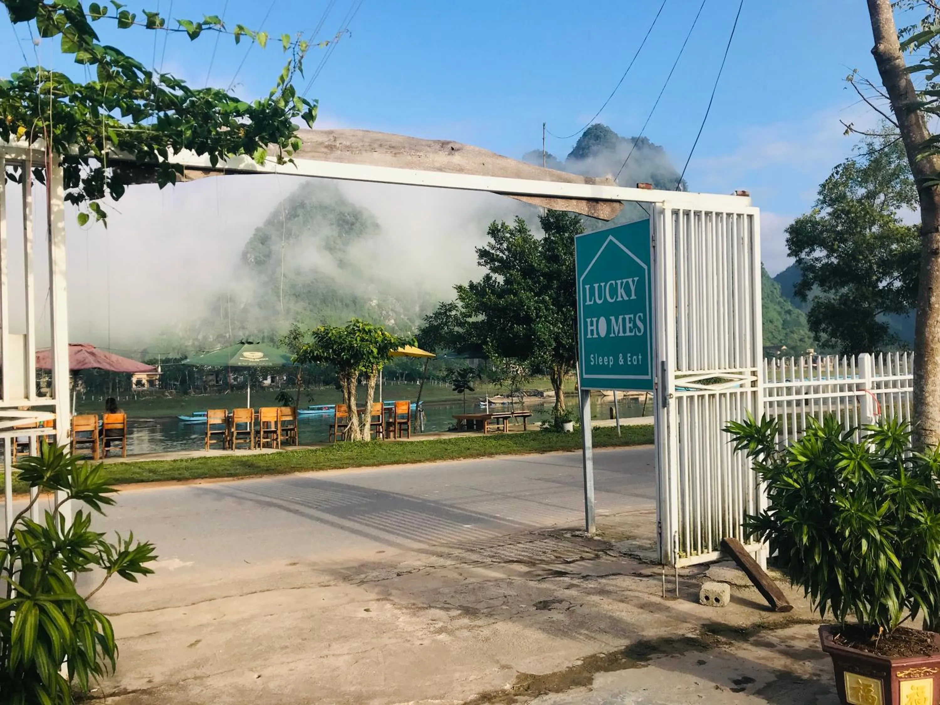 Mountain view in Lucky Homes