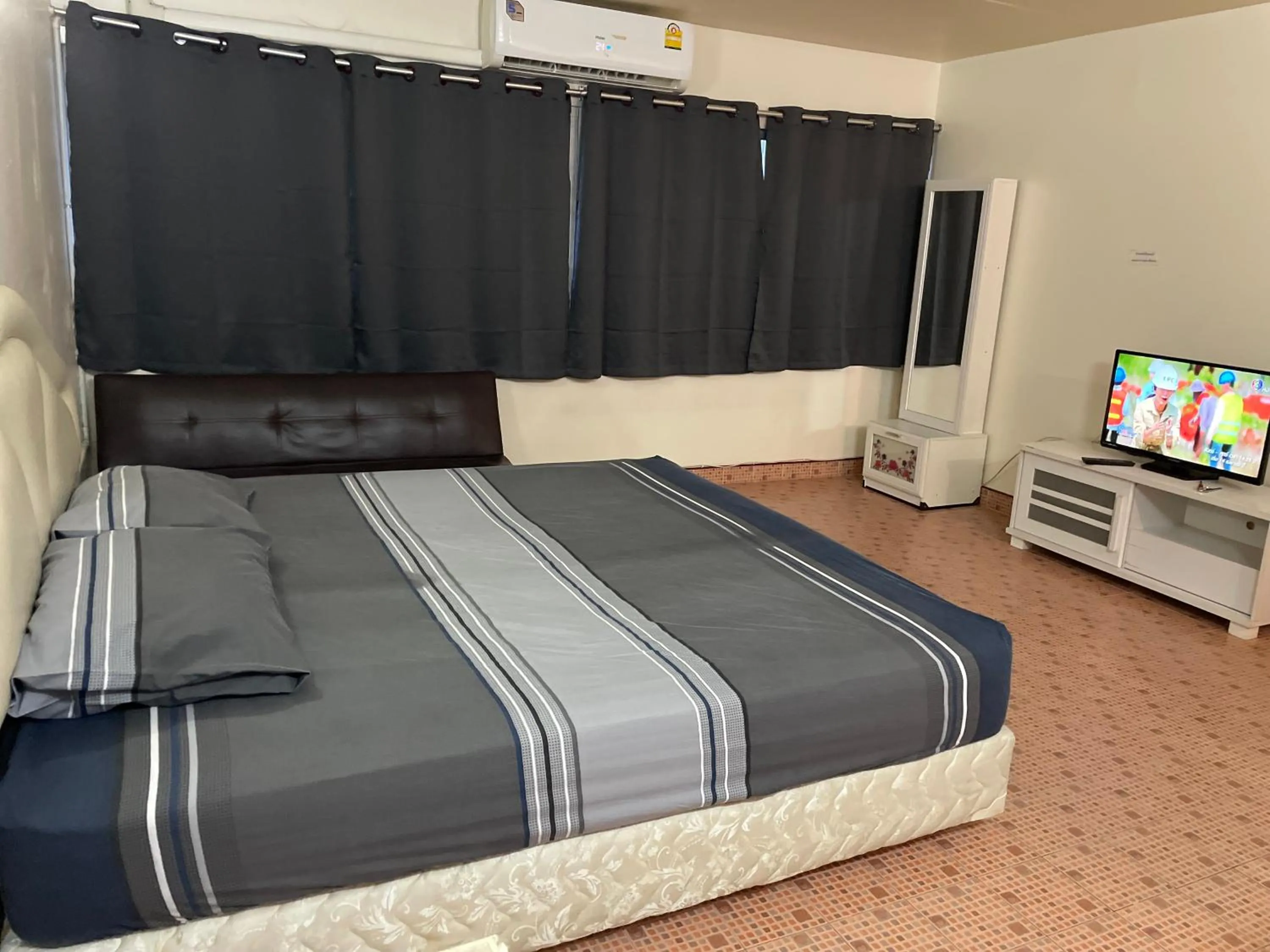 Bed in Dailyroom C3,C4by Anna