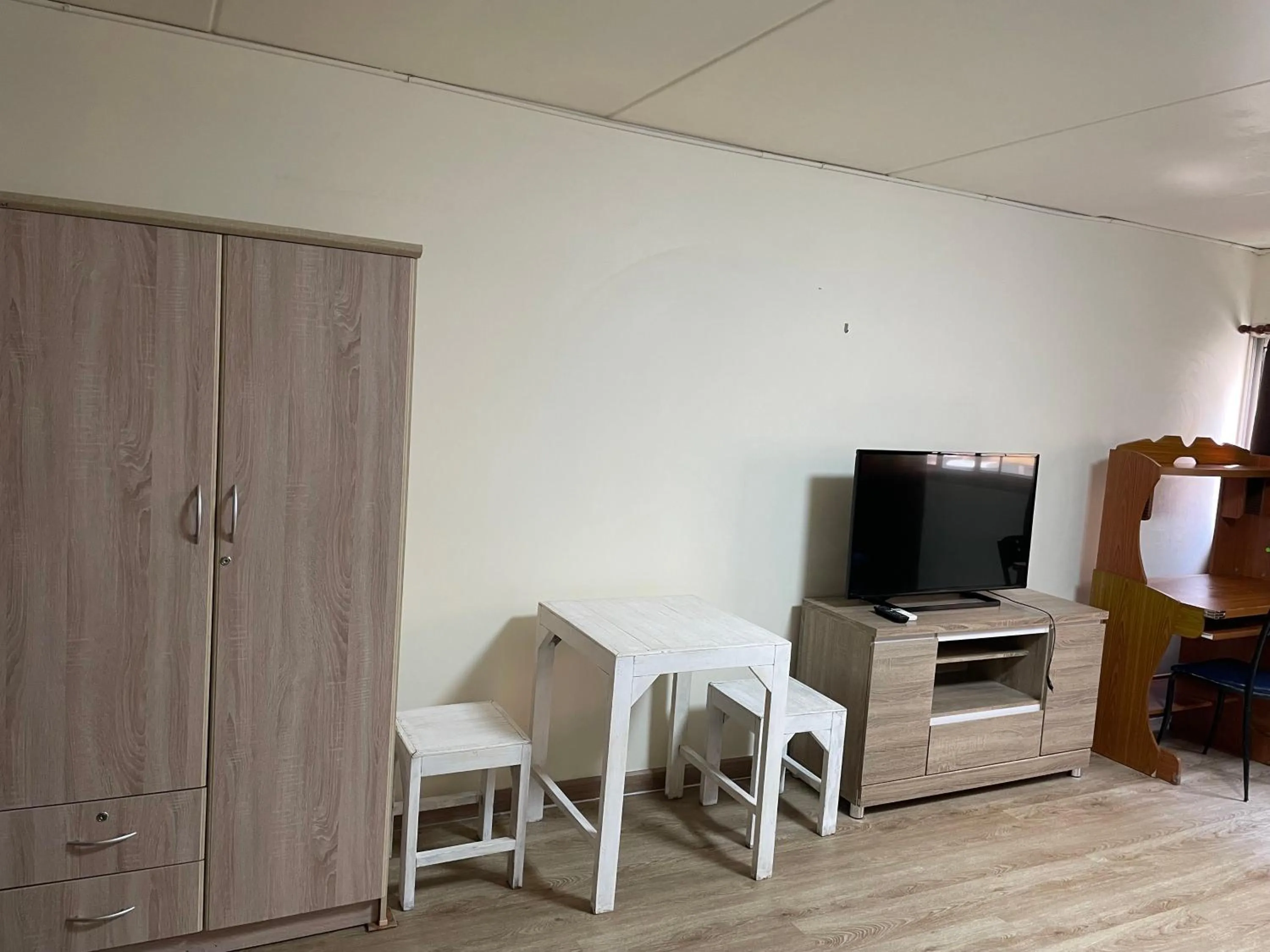 wardrobe in Dailyroom C3,C4by Anna