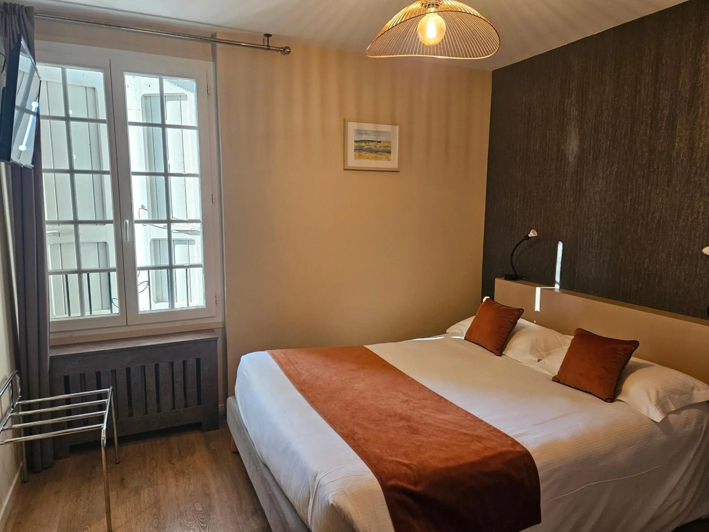 Comfort Double Room in La Route d'Argent Comfort Double Room in La Route d'Argent