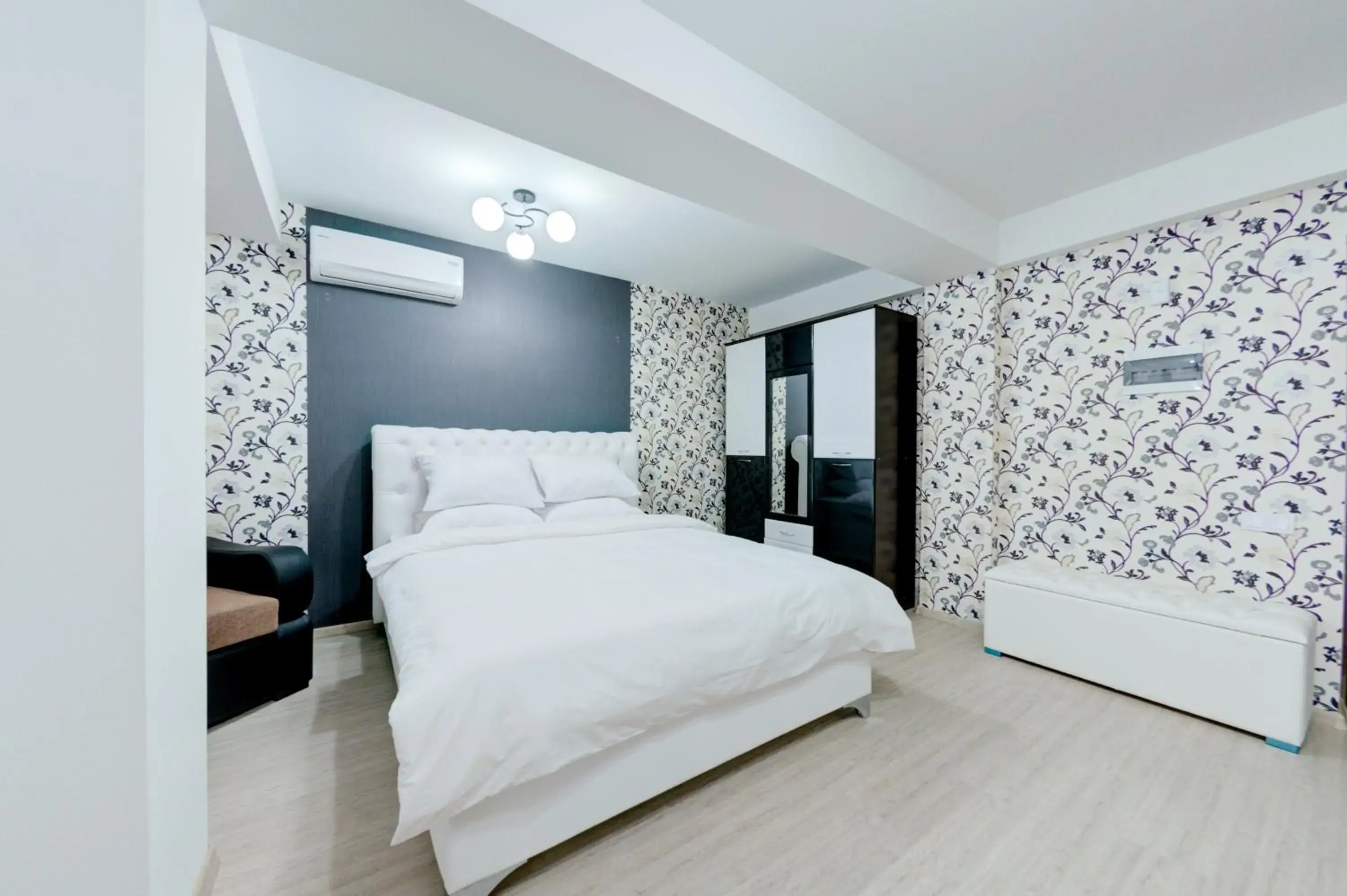 Large Double Room in Catherine Hotel Large Double Room in Catherine Hotel