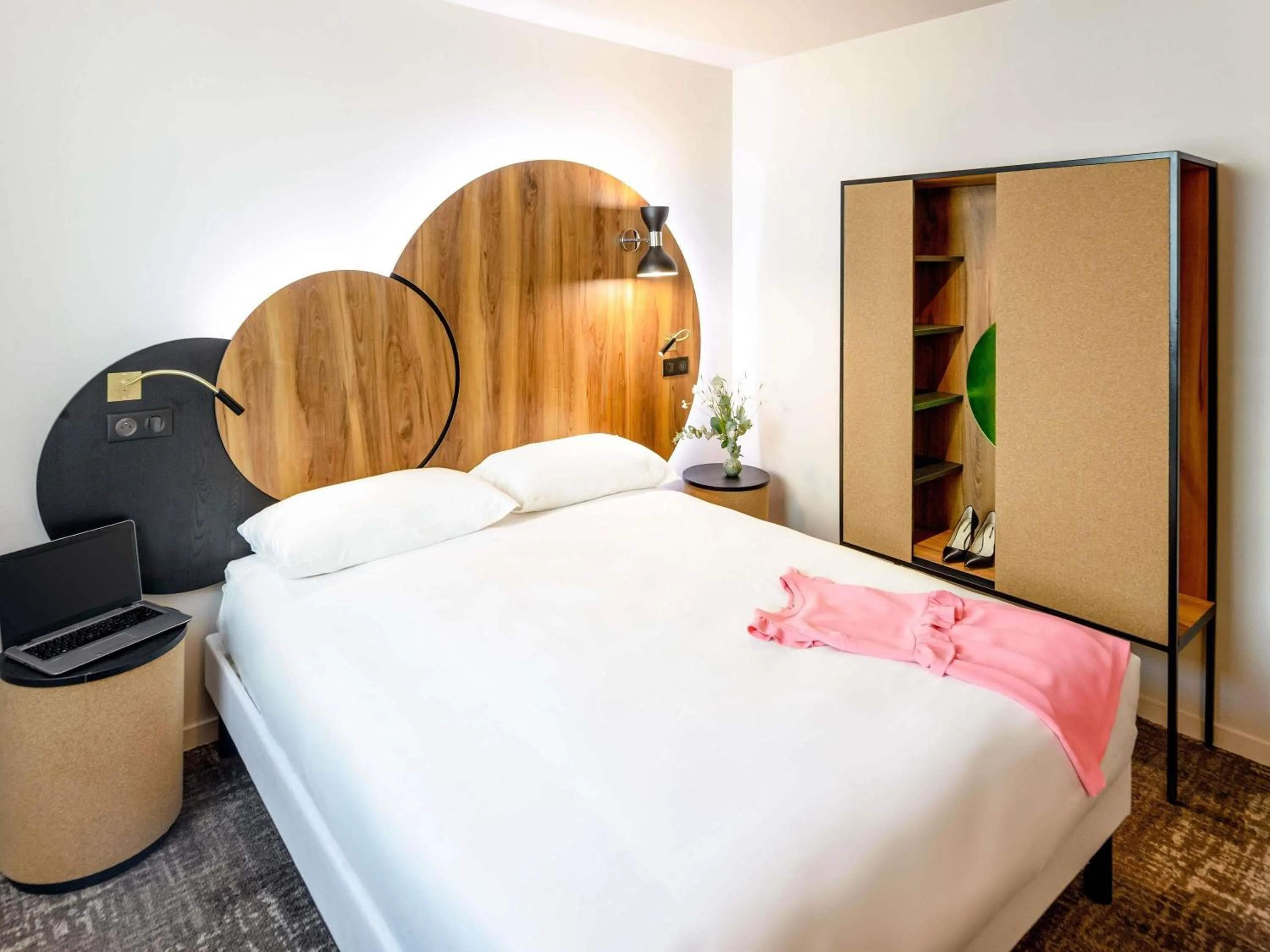 Bedroom, Bed in ibis Styles Paris Meteor Avenue d'Italie