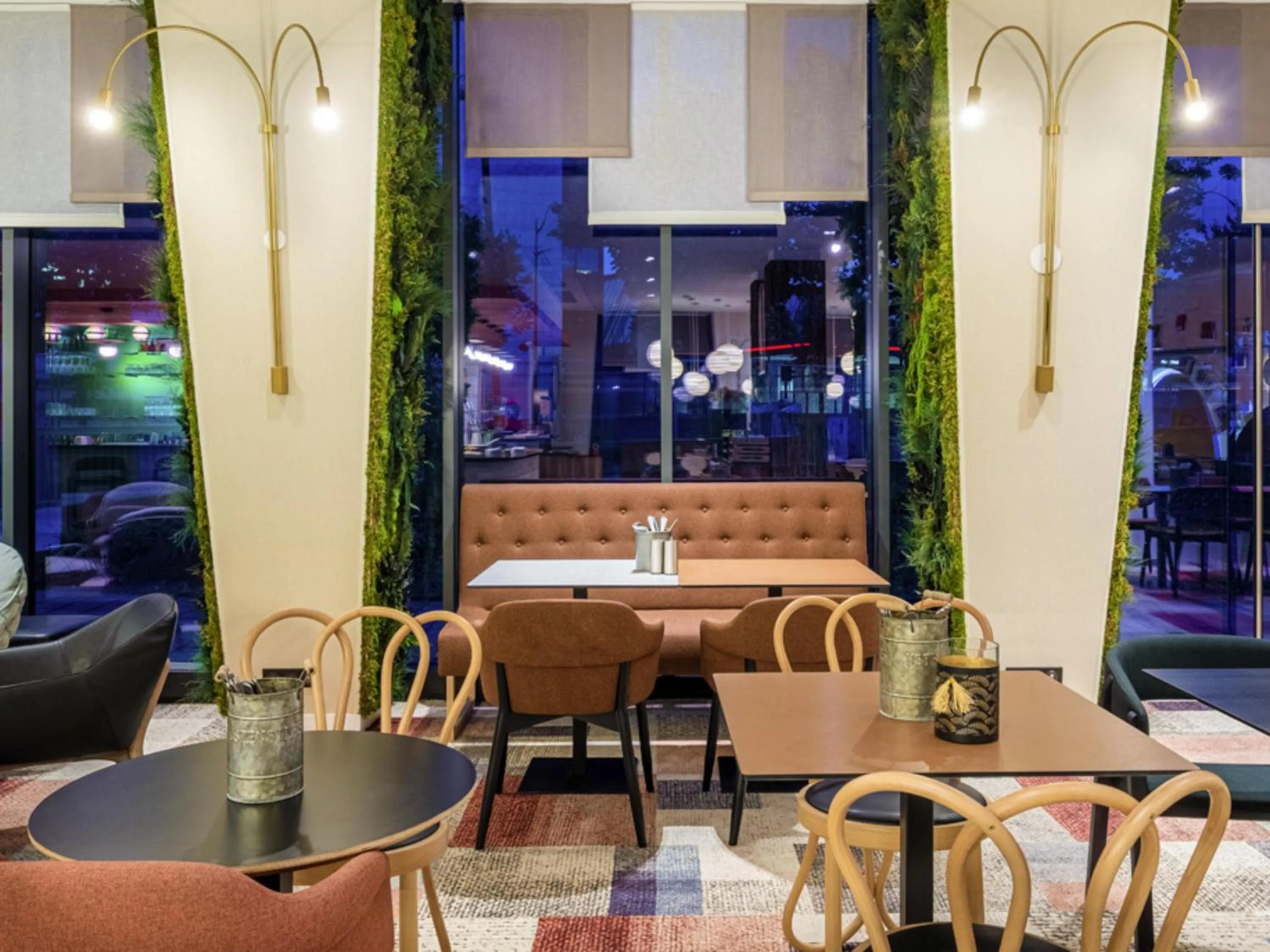 Lounge or bar in ibis Styles Paris Meteor Avenue d'Italie