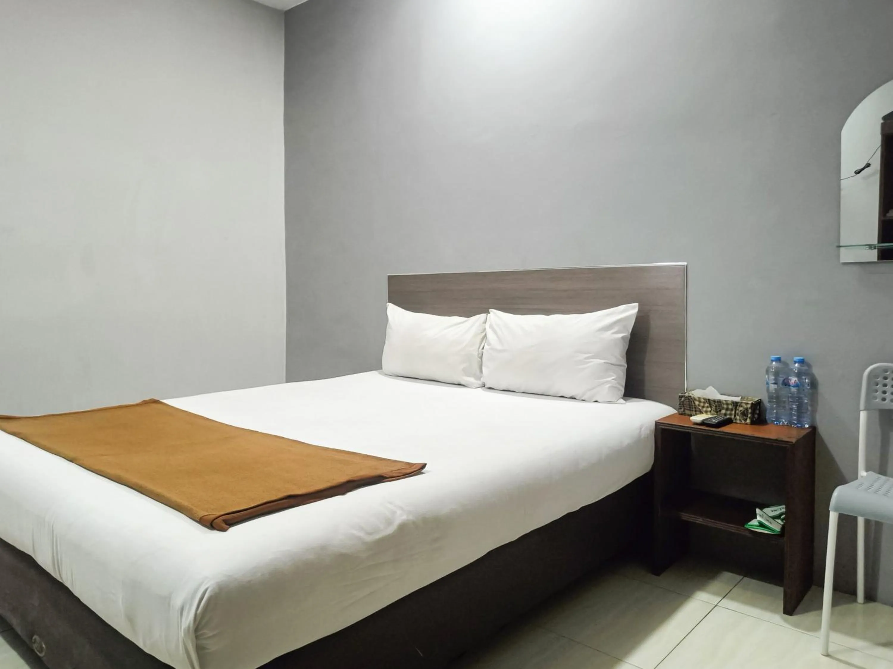 Bedroom, Bed in Hotel Prisma Mitra RedDoorz