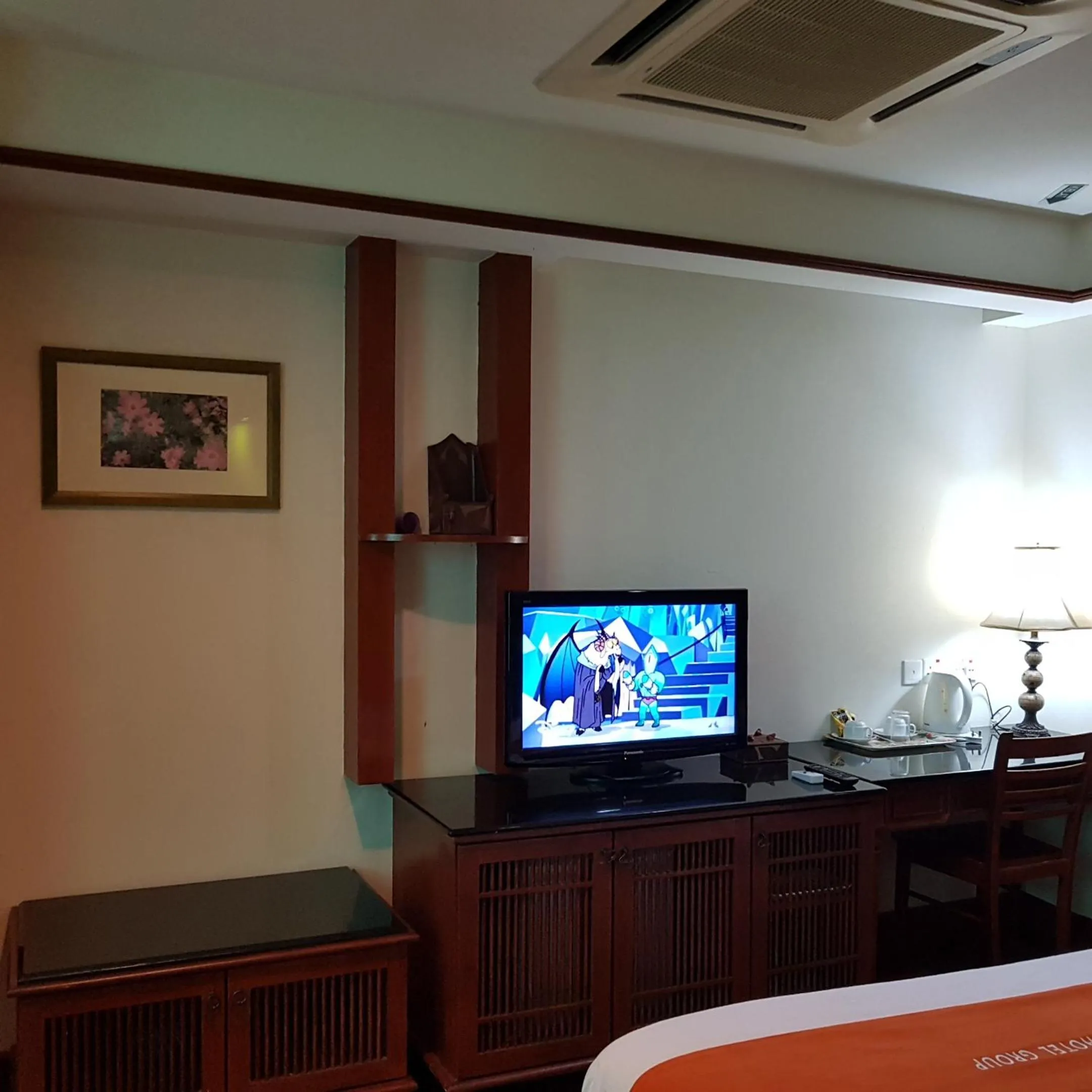 TV and multimedia in Tokido Private Water Chalet PD
