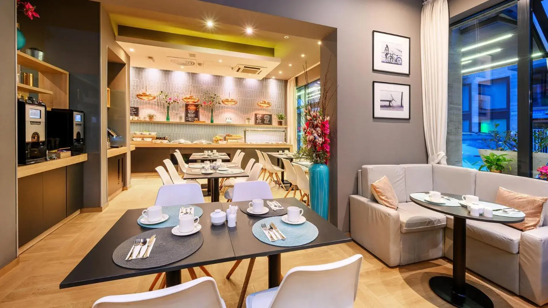 Breakfast in Vagabond Downtown Breakfast in Vagabond Downtown