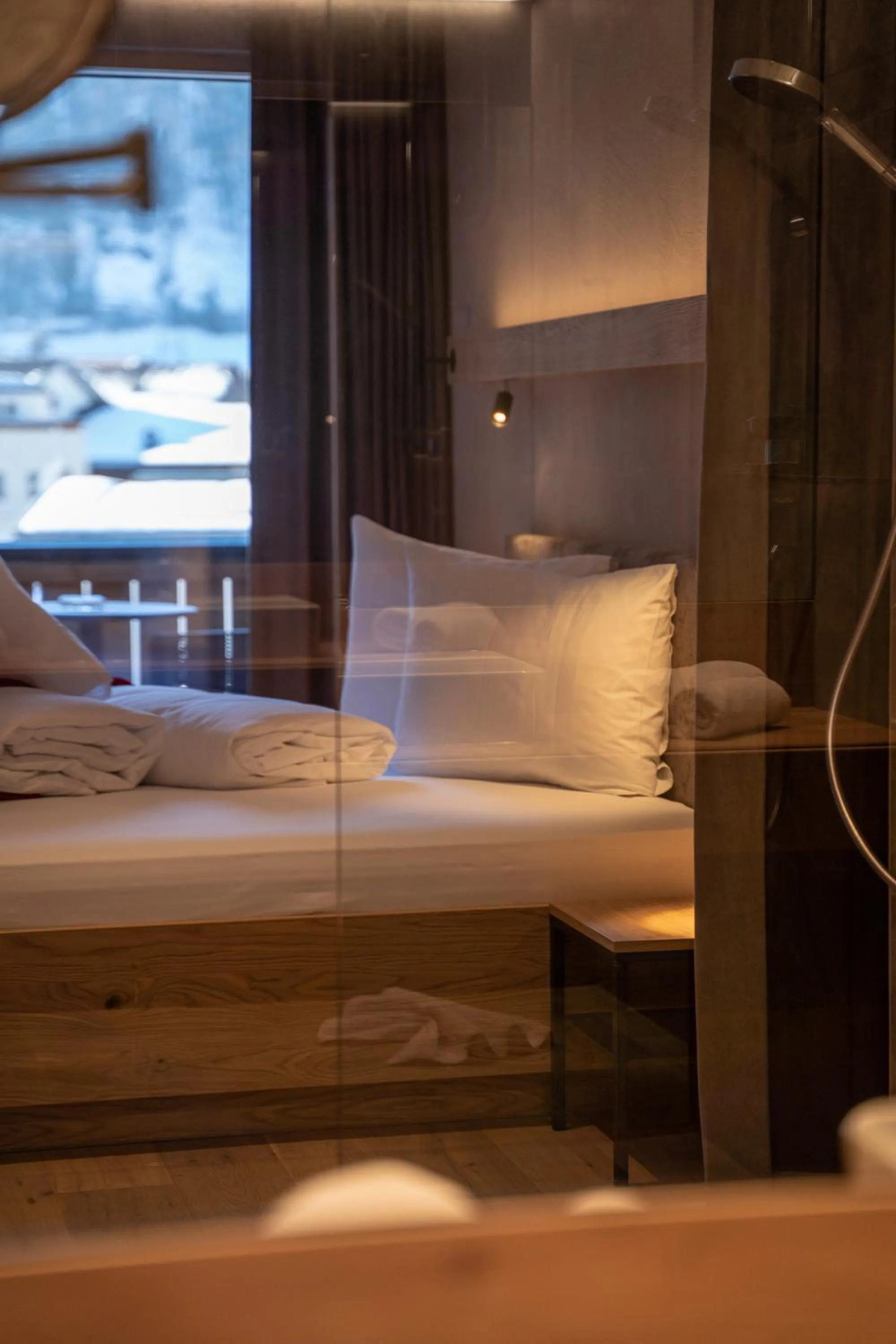 Photo of the whole room, Bed in Hotel Post