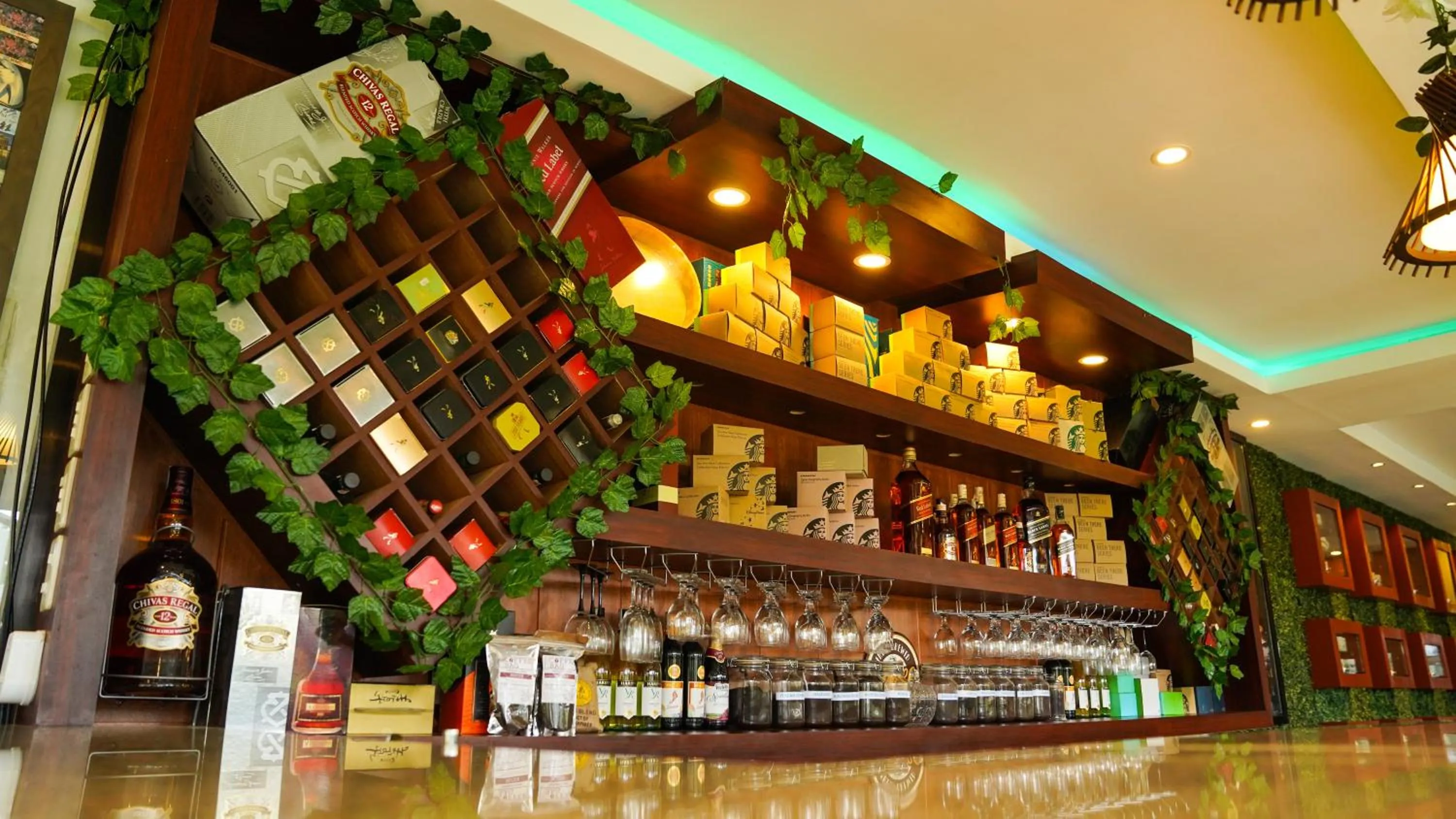 Restaurant/places to eat in A&A Garden Suites