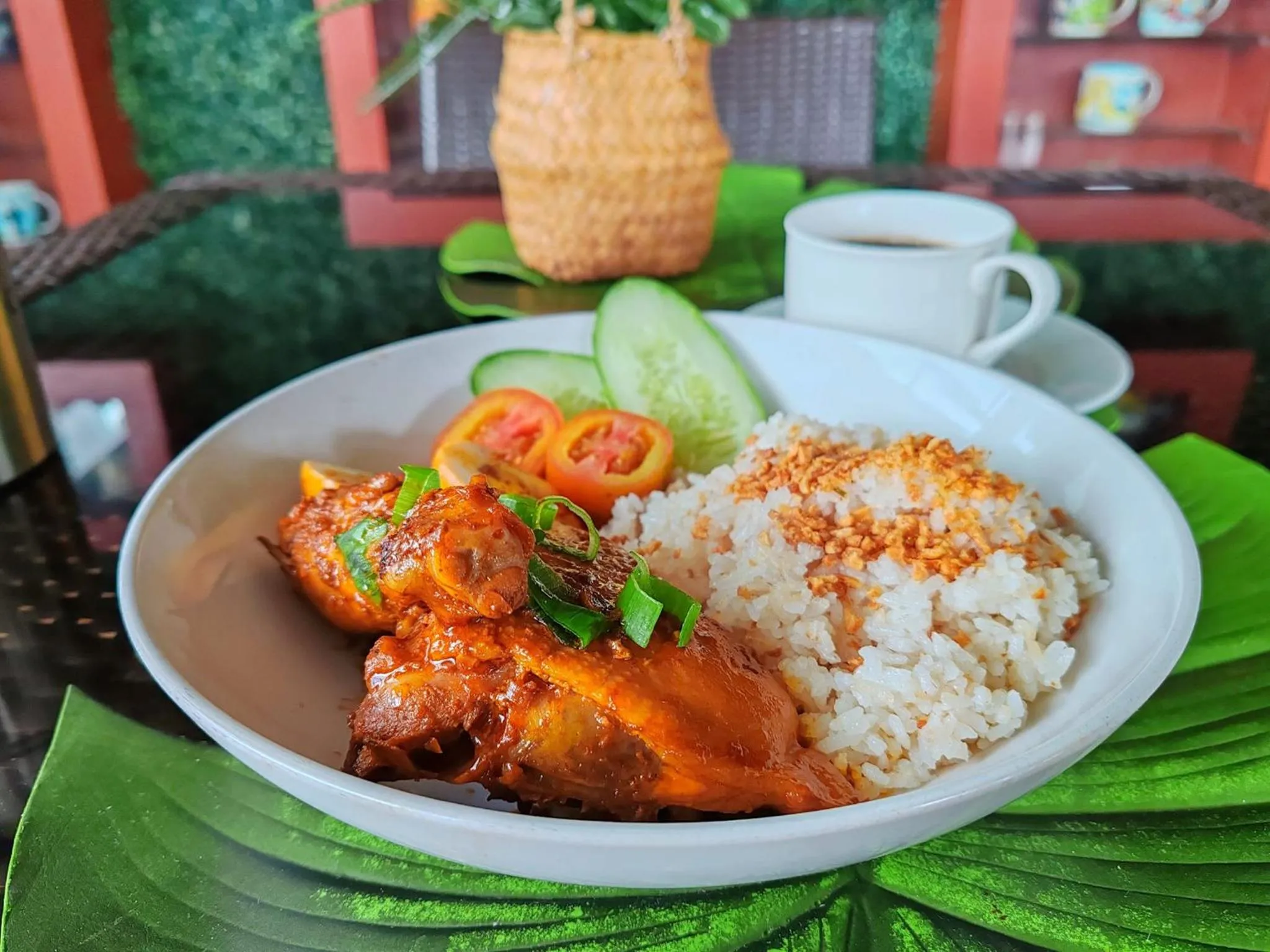 Restaurant/places to eat in A&A Garden Suites