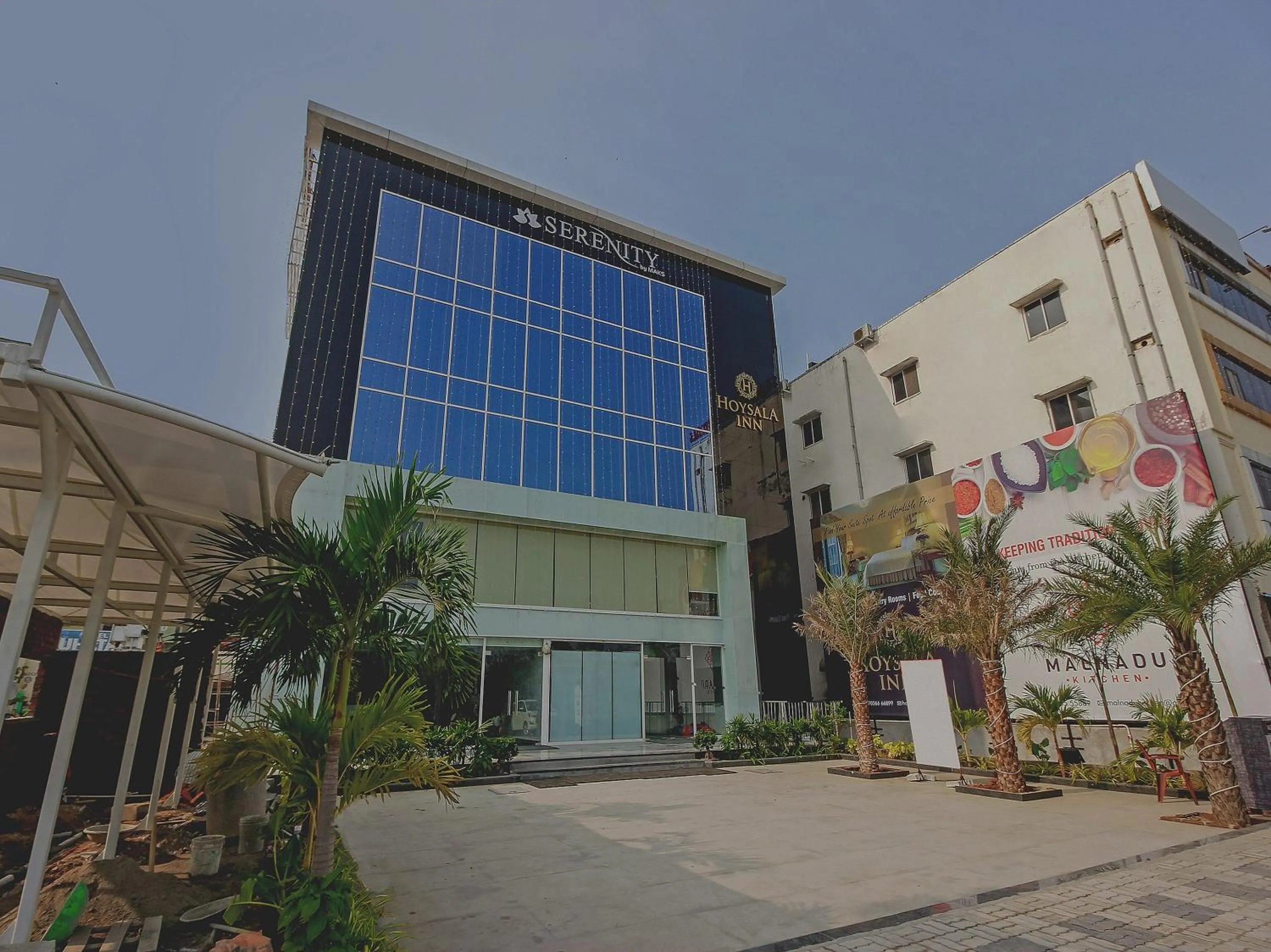 Facade/entrance in Super Capital O Hoysala Inn