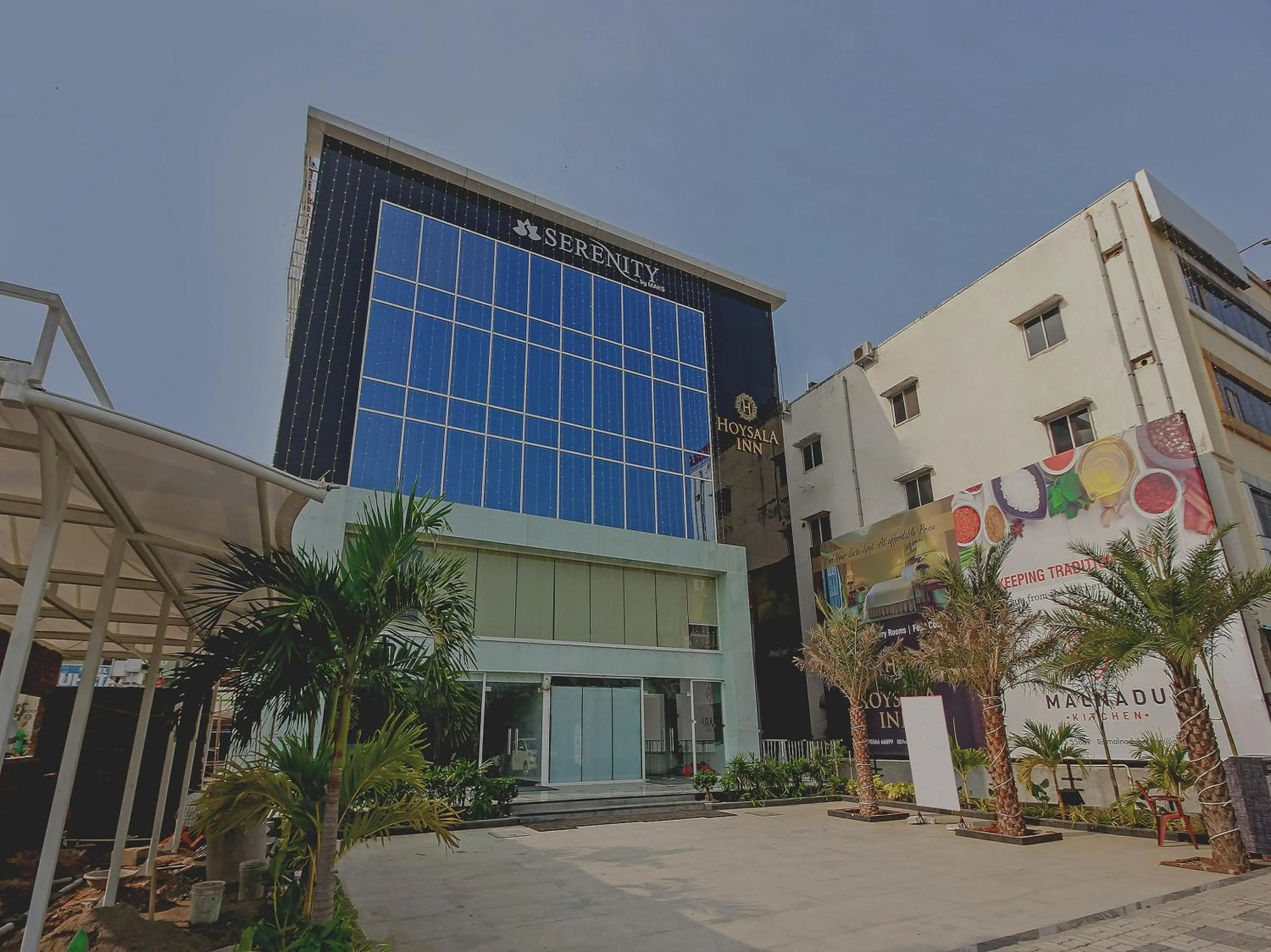 Facade/entrance in Super Capital O Hoysala Inn