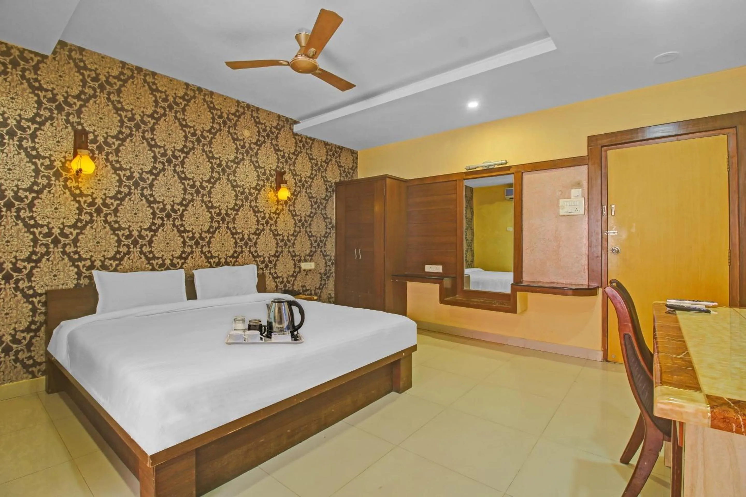 Bedroom in Collection O Regal Near ISKON TEMPLE , ABIDS