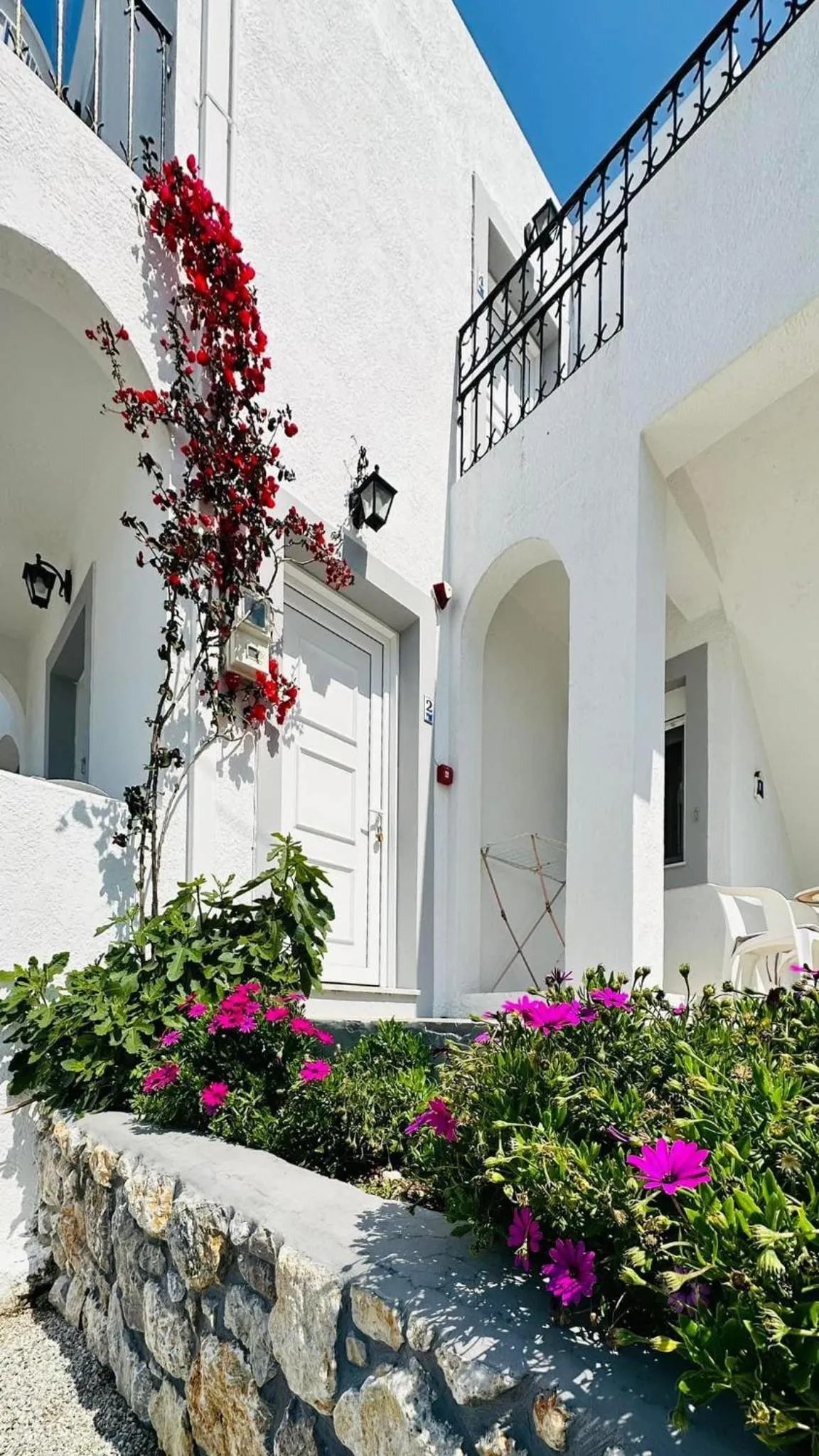 Elenis Studios&Apartments