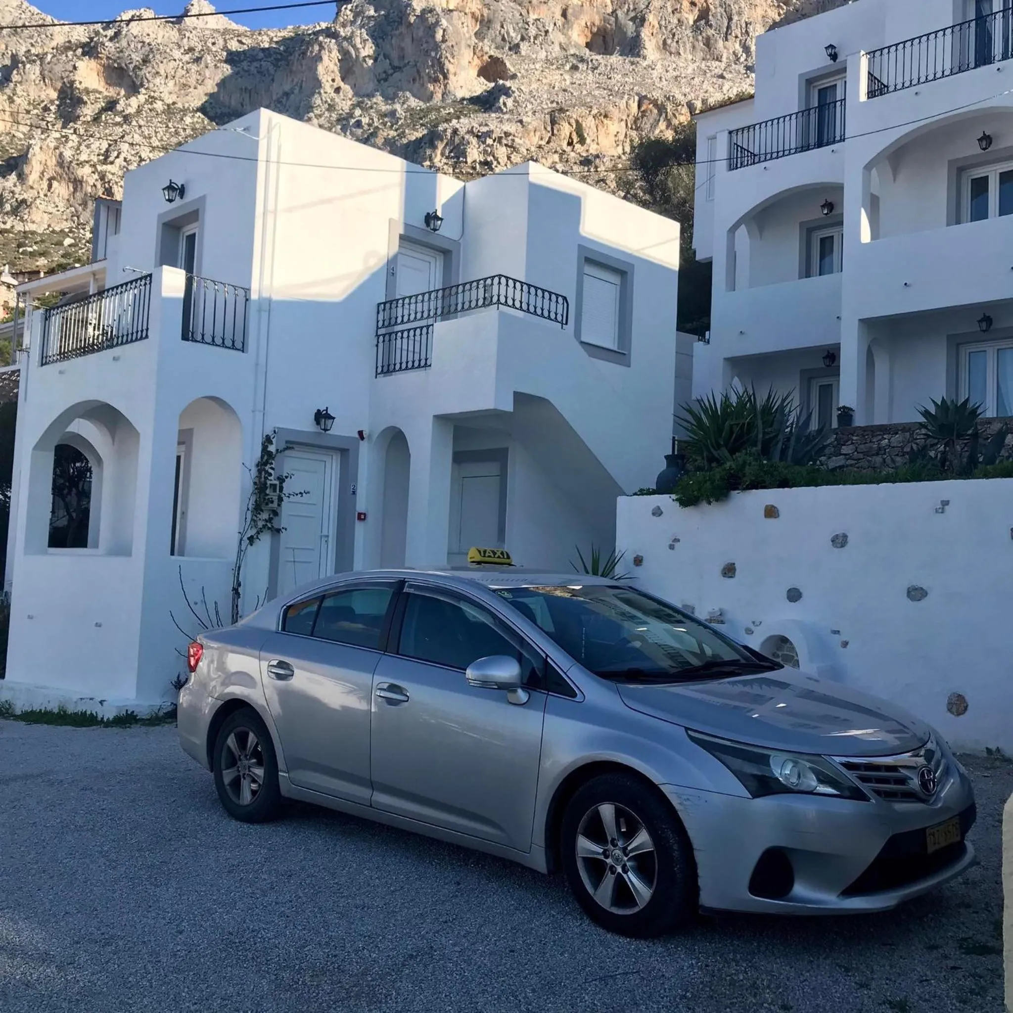 Elenis Studios&Apartments