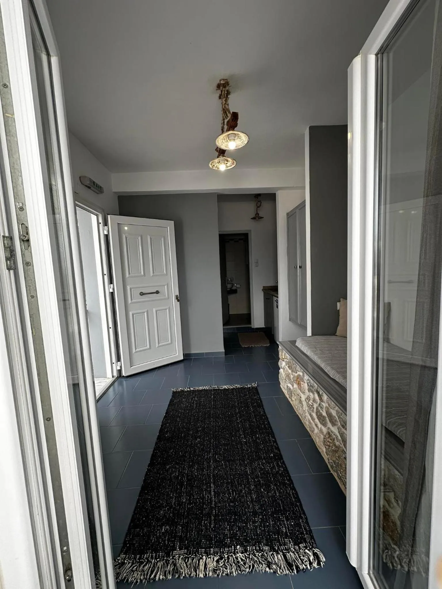 Elenis Studios&Apartments