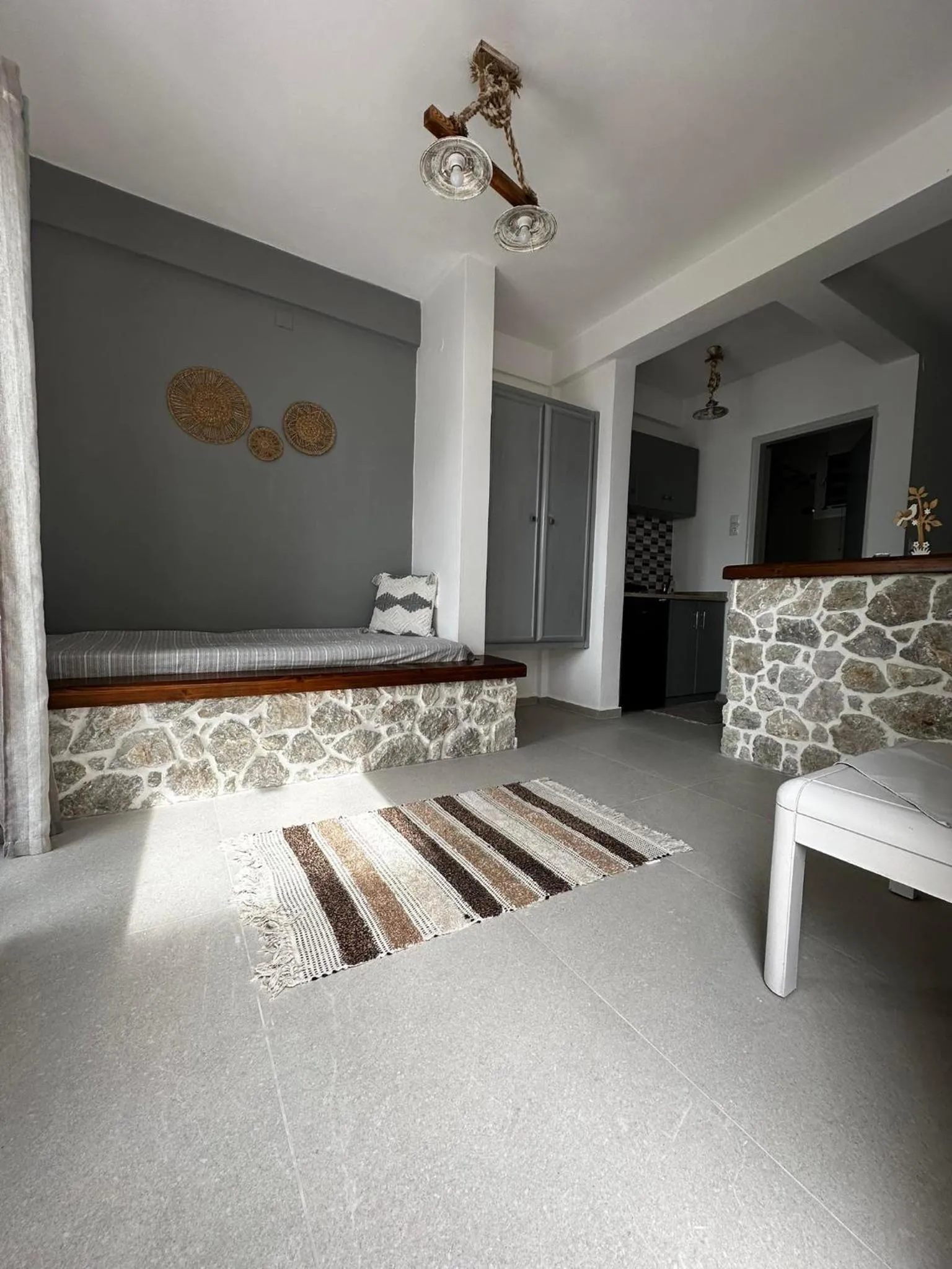 Elenis Studios&Apartments