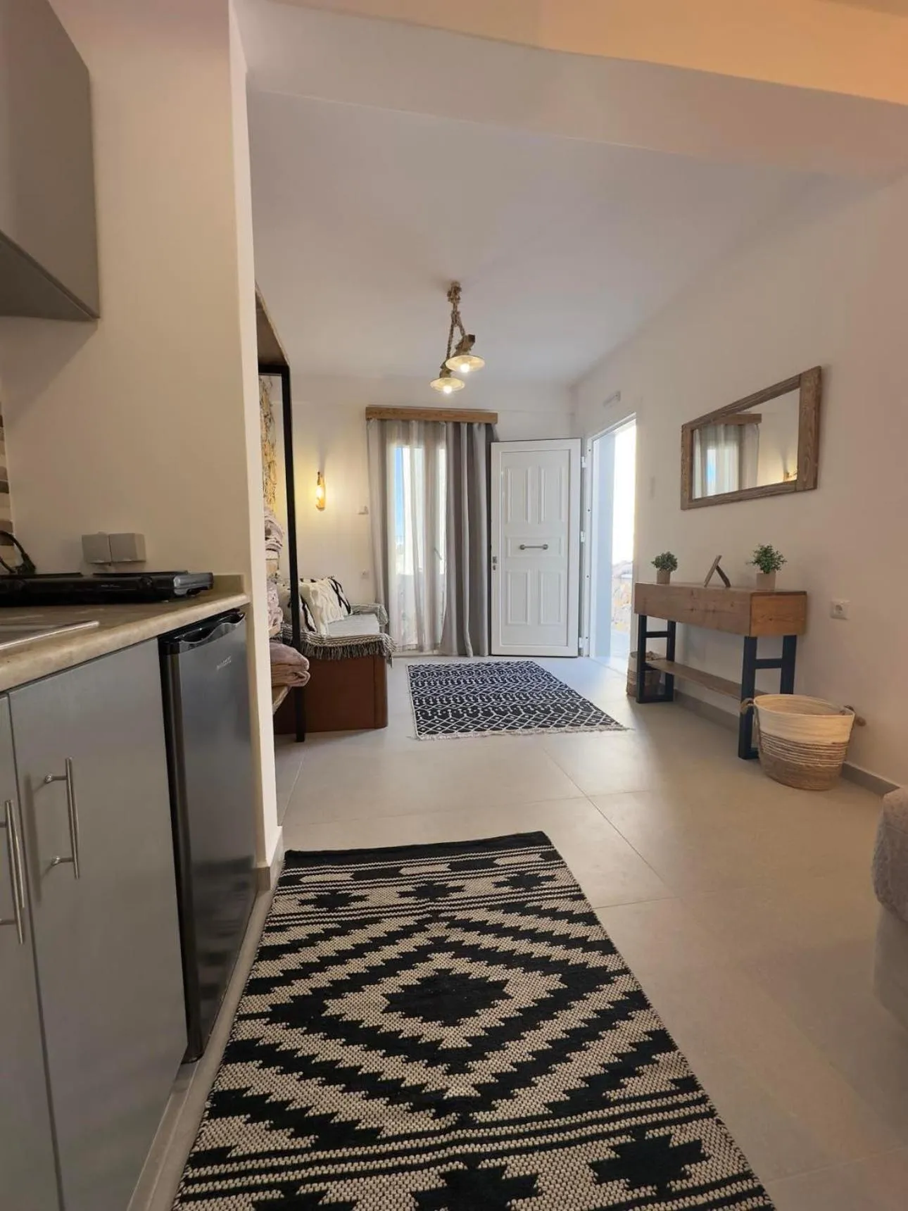 Elenis Studios&Apartments