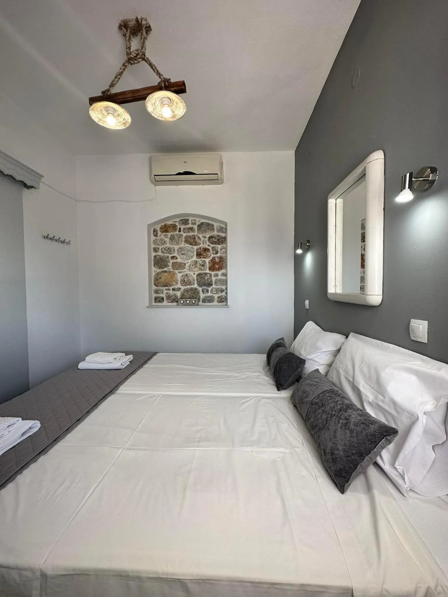 Bed in Elenis Studios&Apartments