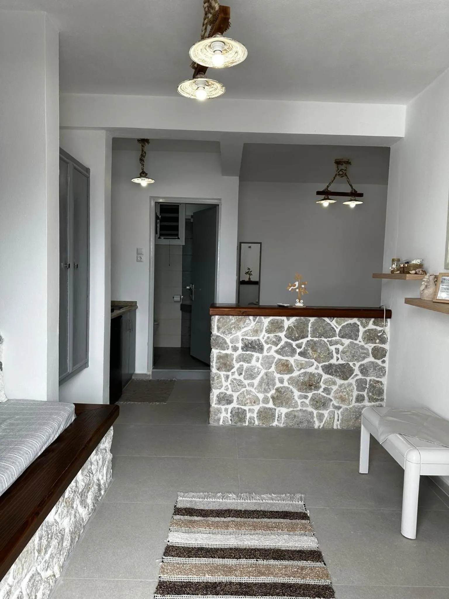 Elenis Studios&Apartments