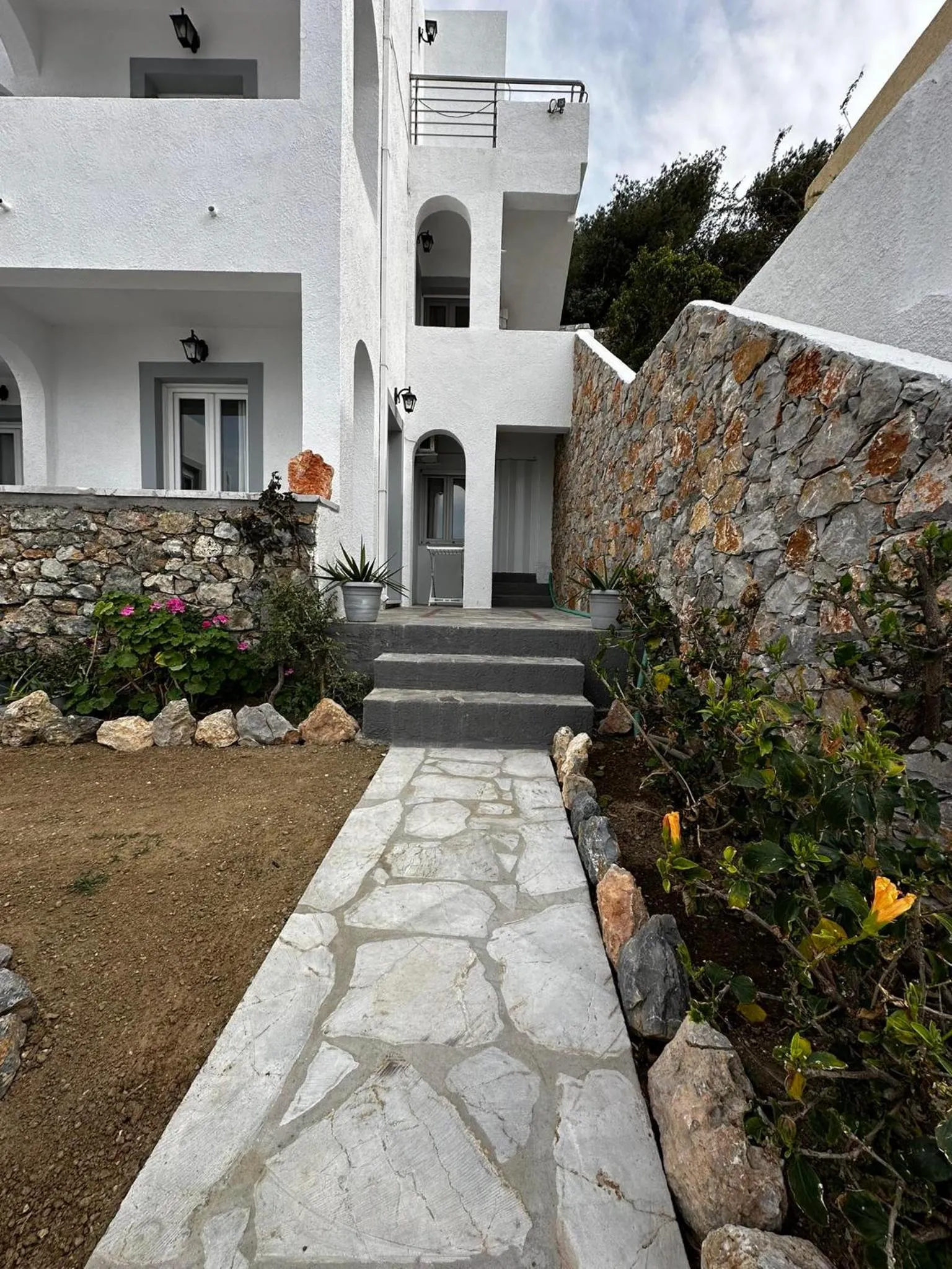 Elenis Studios&Apartments