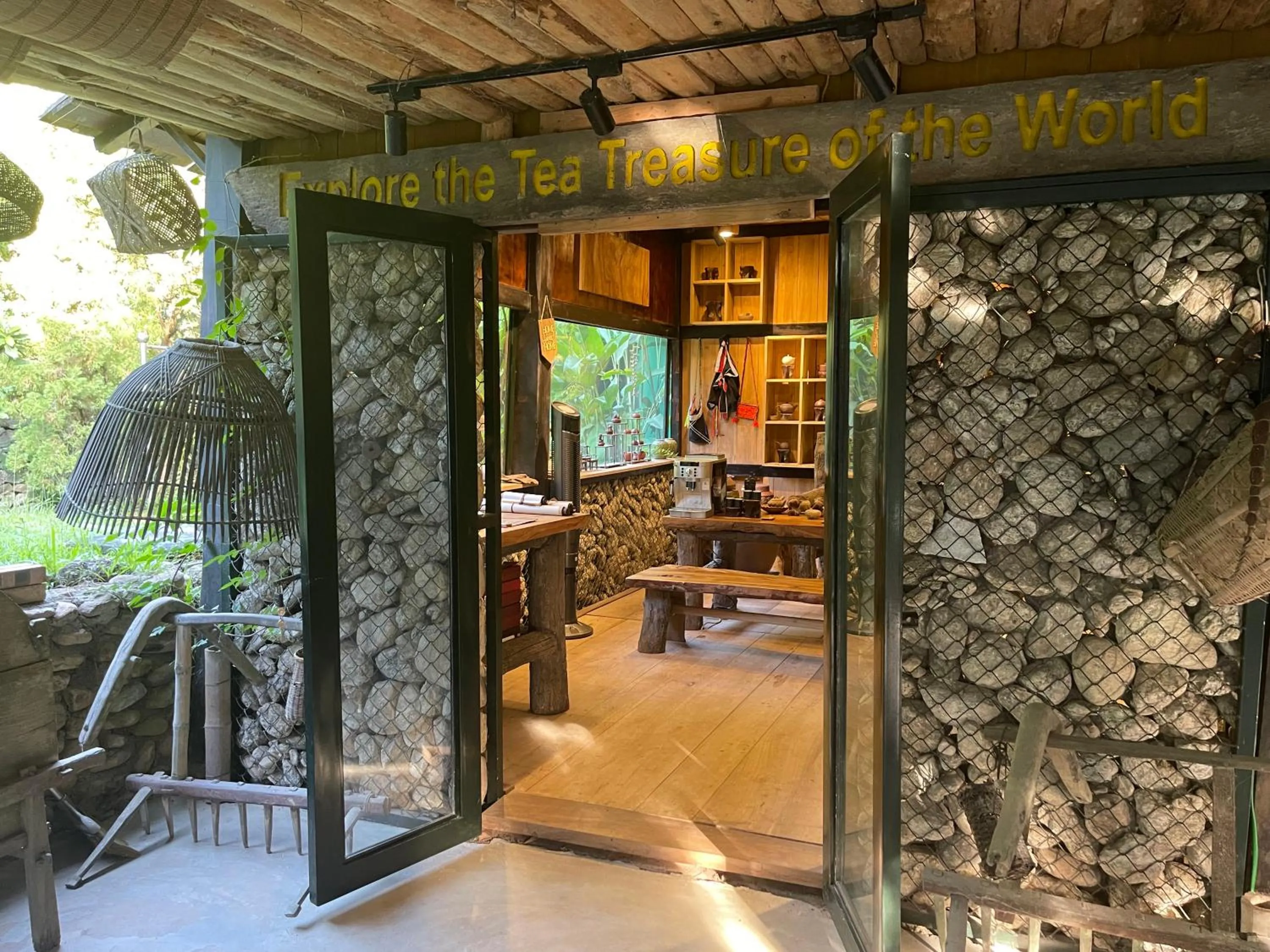 Ha Giang Historic Hotel & Tours