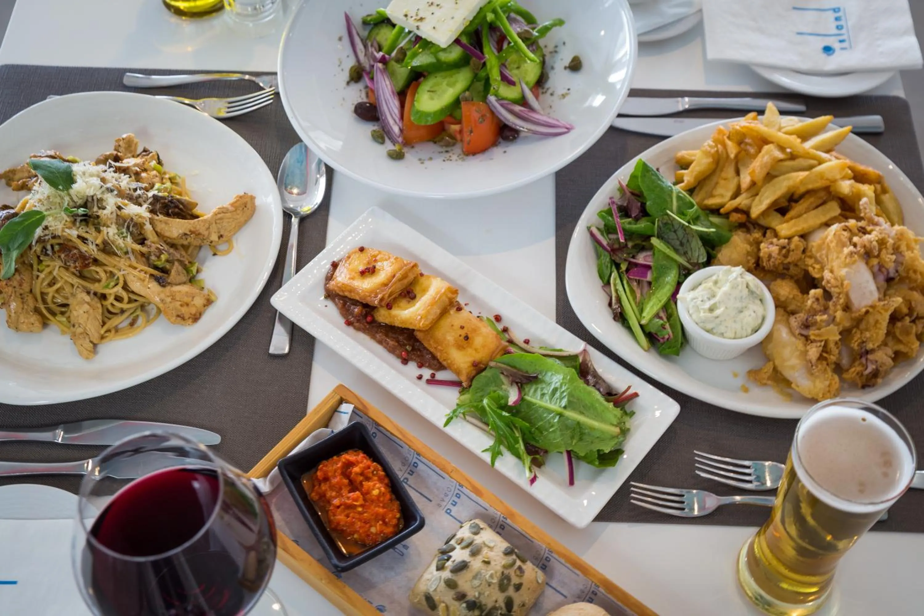 Food and drinks in Island Boutique Hotel