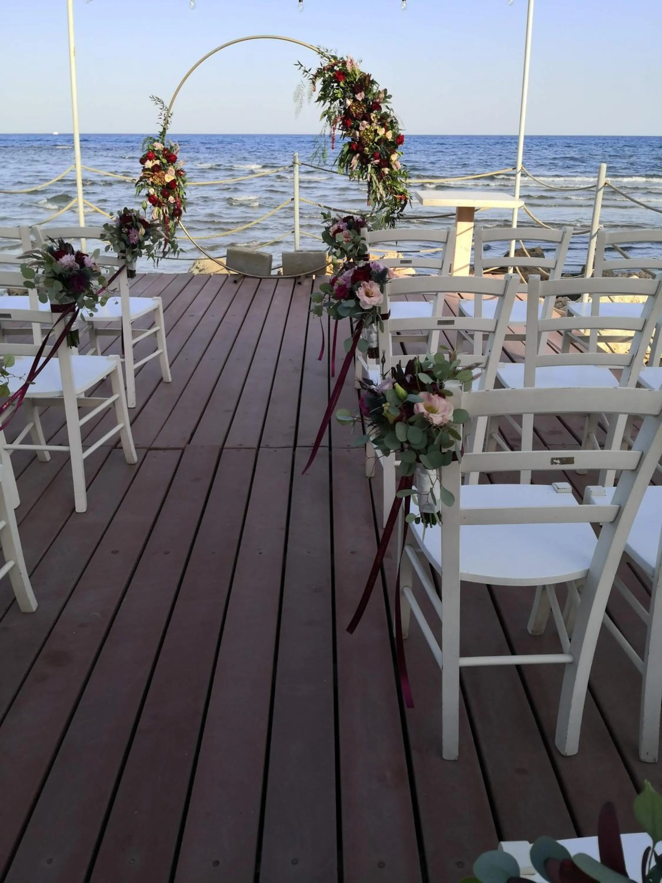 Restaurant/places to eat in Island Boutique Hotel