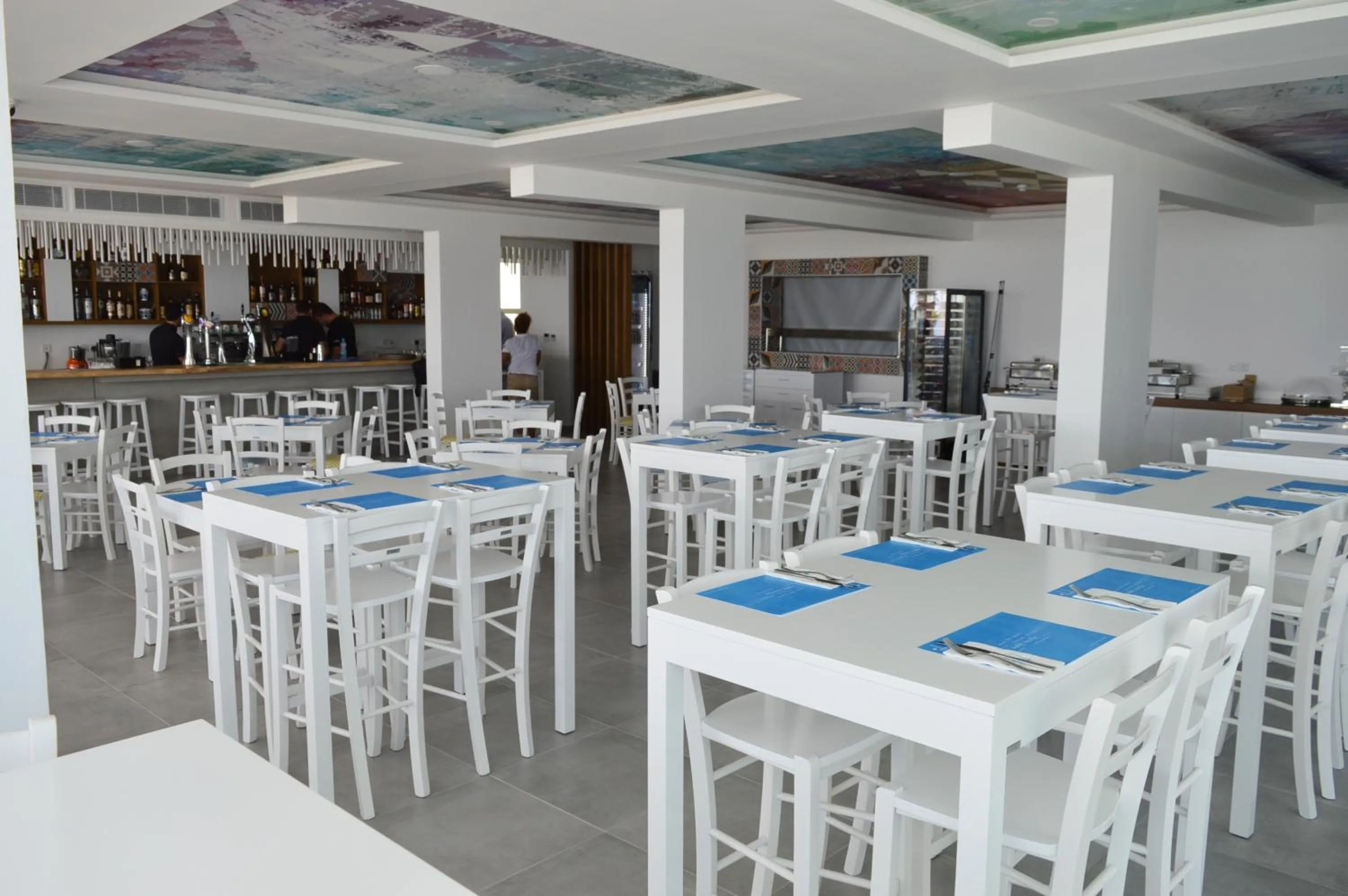 Restaurant/places to eat in Island Boutique Hotel