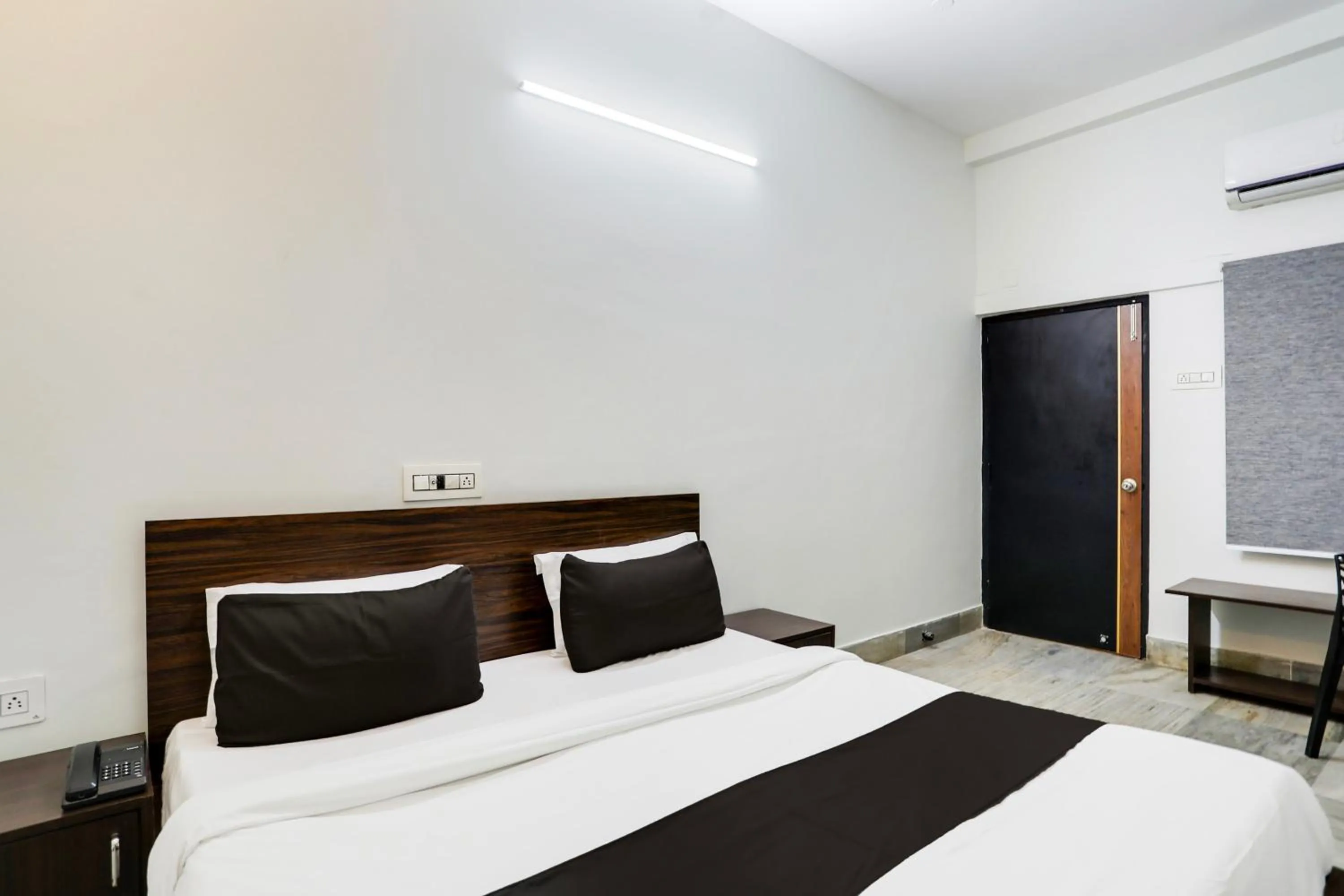 Bedroom, Bed in Hotel O Shree Ram Residency