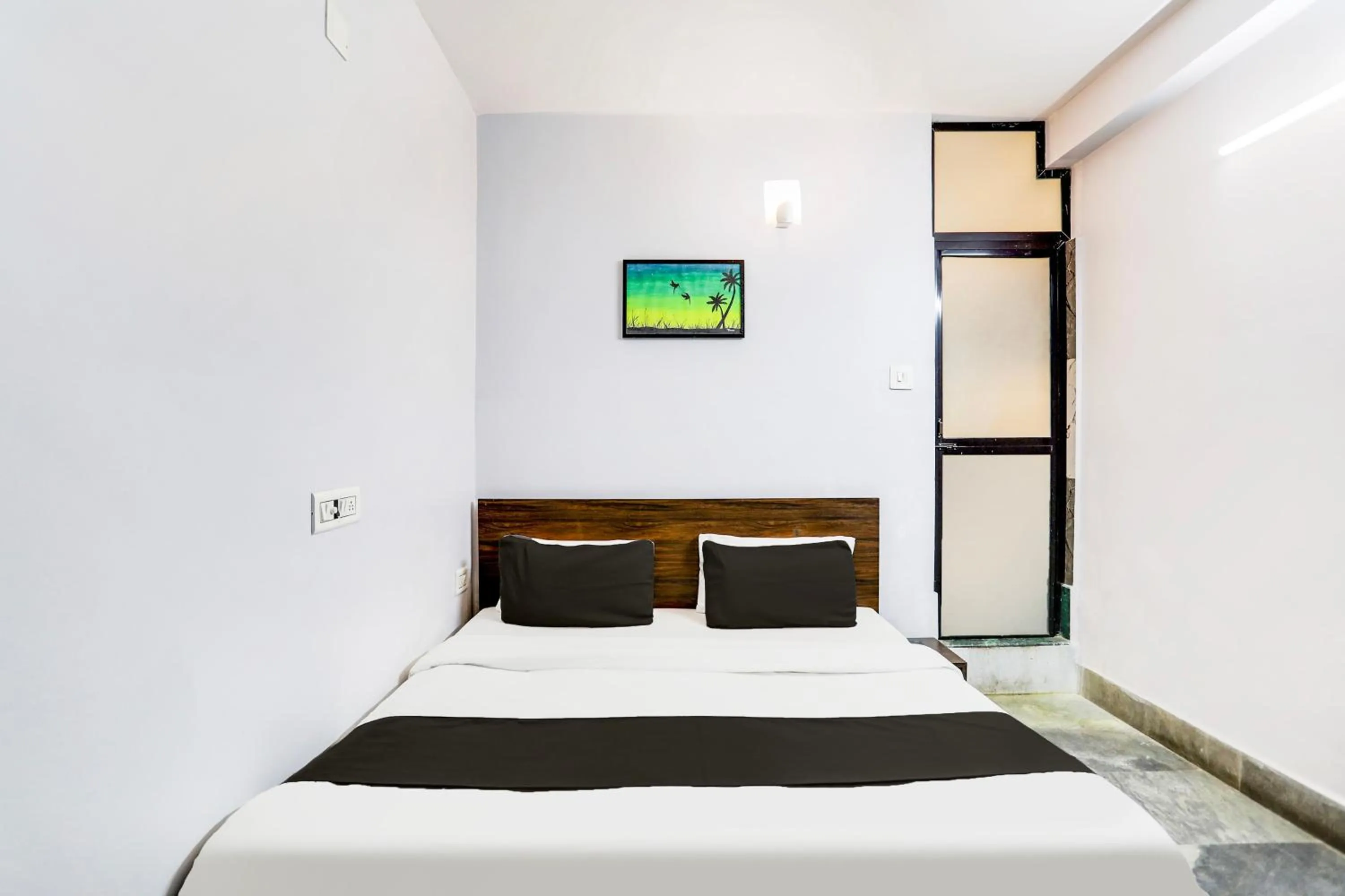 Bedroom, Bed in Hotel O Shree Ram Residency