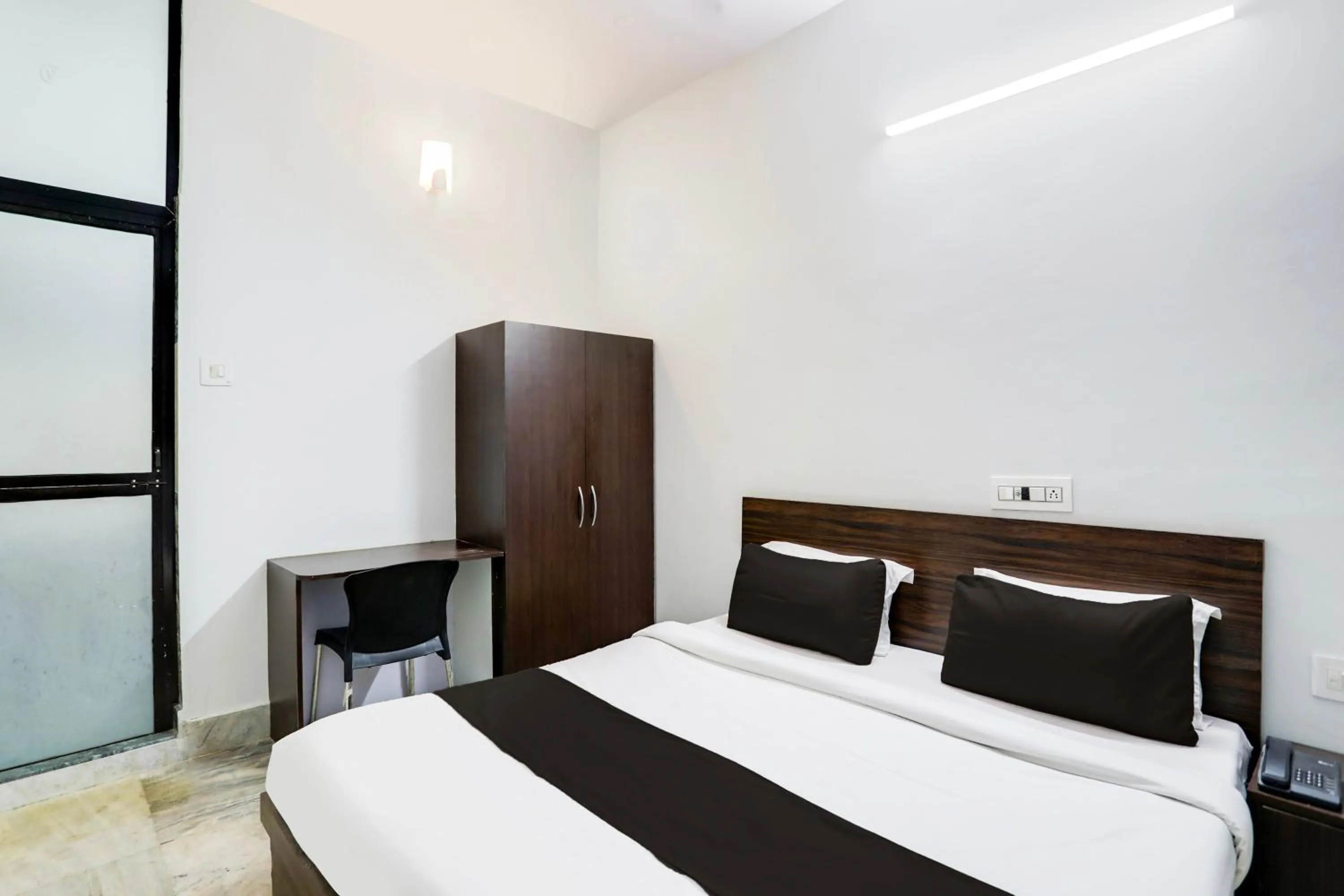 Bedroom, Bed in Hotel O Shree Ram Residency