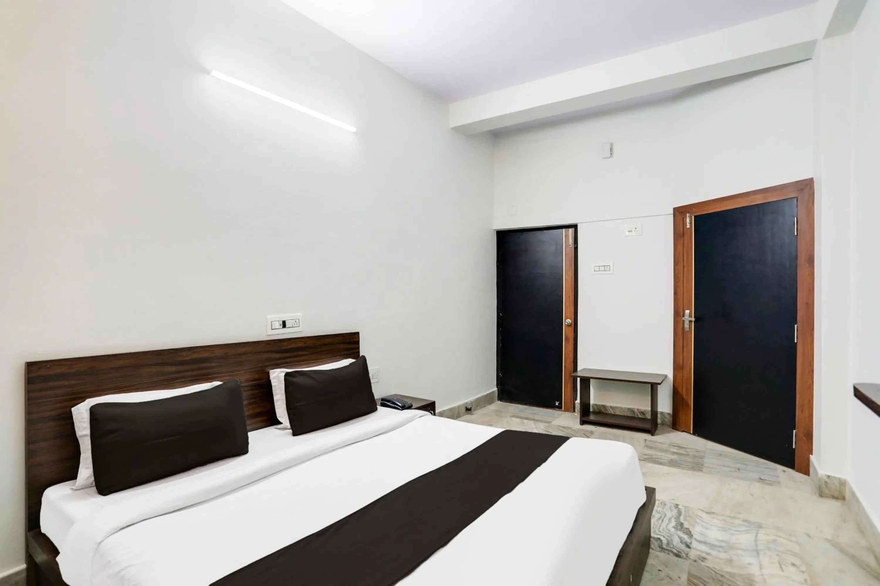 Bedroom, Bed in Hotel O Shree Ram Residency