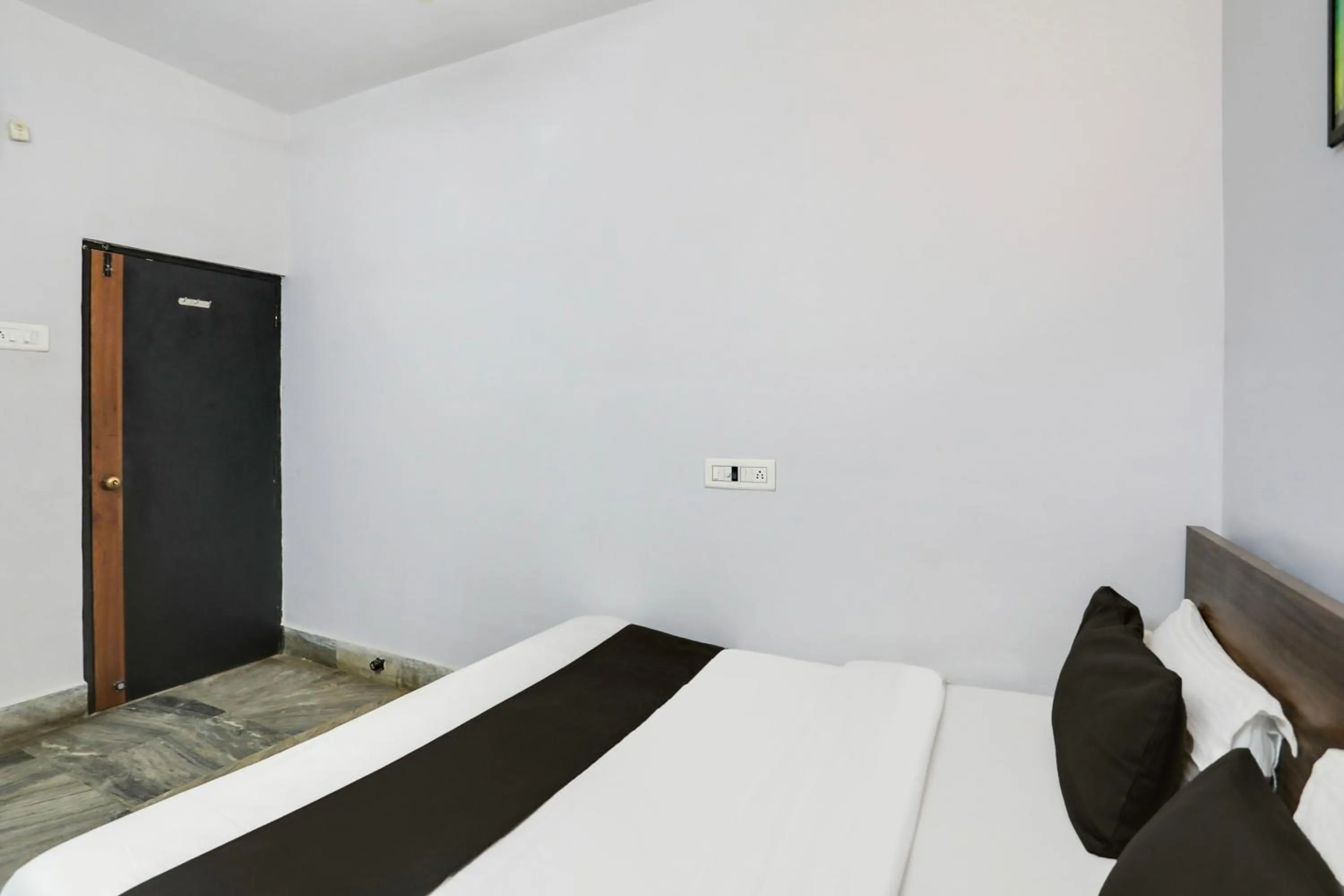 Bedroom, Bed in Hotel O Shree Ram Residency