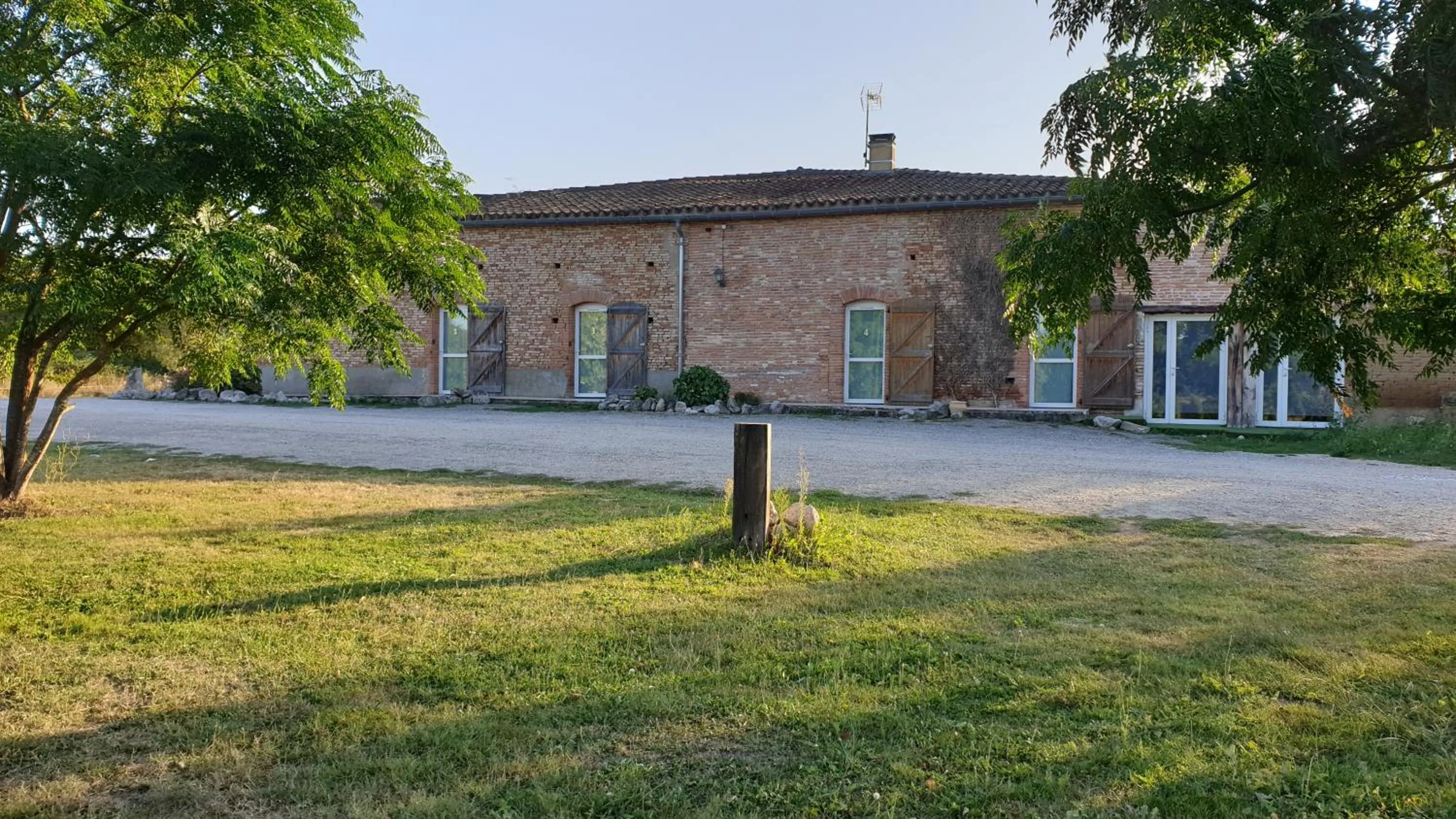 Property building in L'ALCOVE HOTEL RESTAURANT