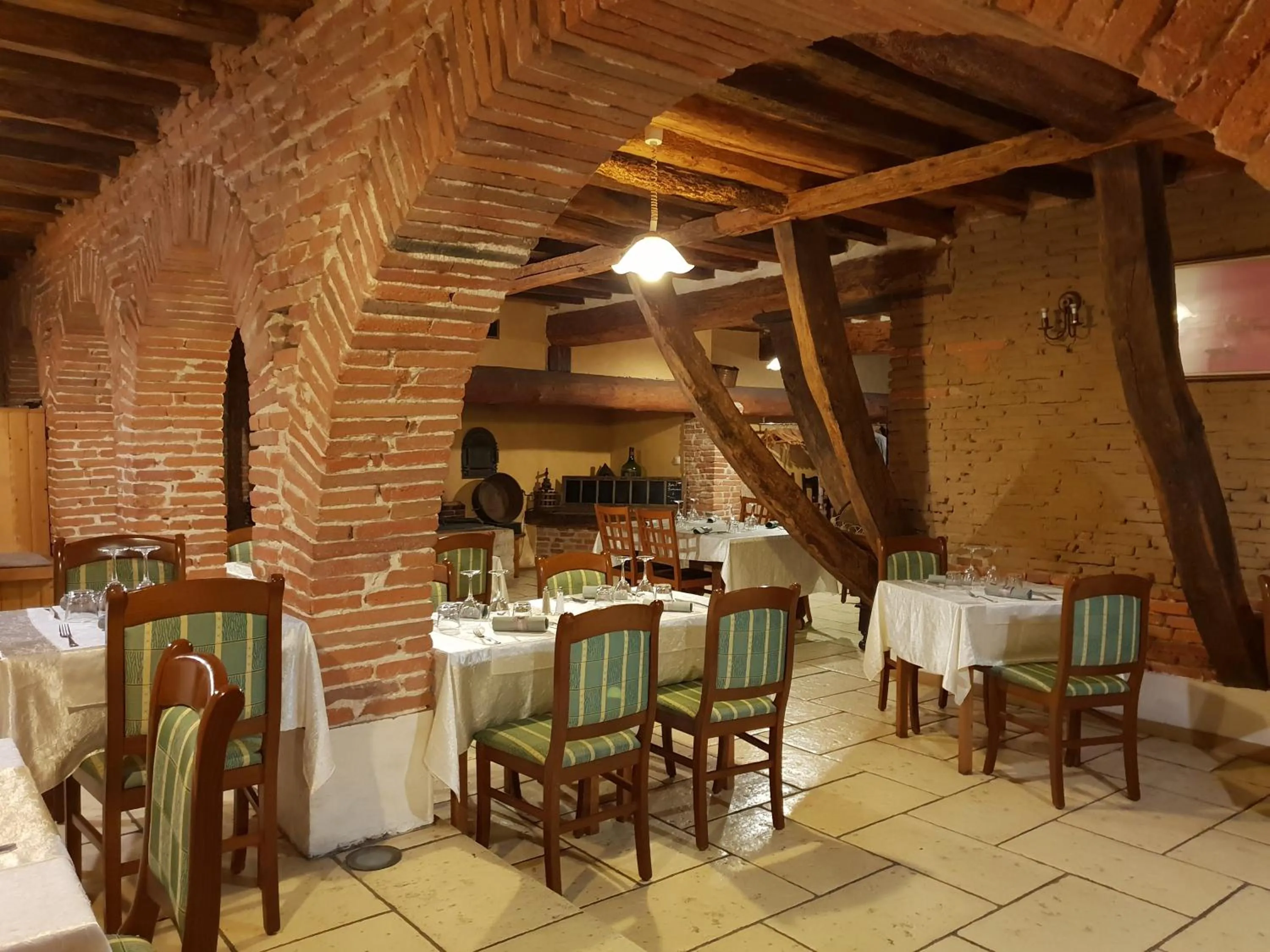 Restaurant/places to eat in L'ALCOVE HOTEL RESTAURANT