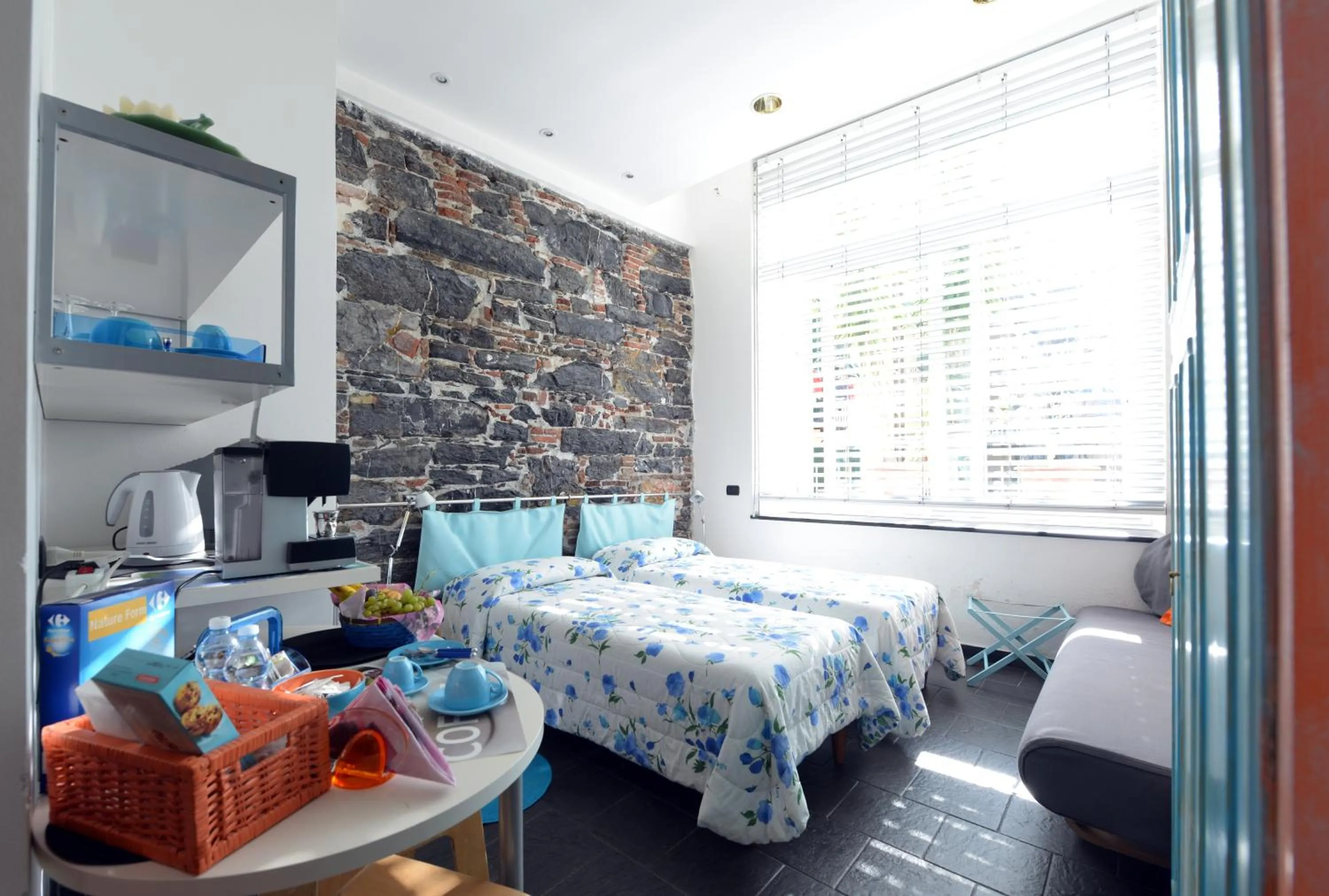 Photo of the whole room in B&B dell'Acquario