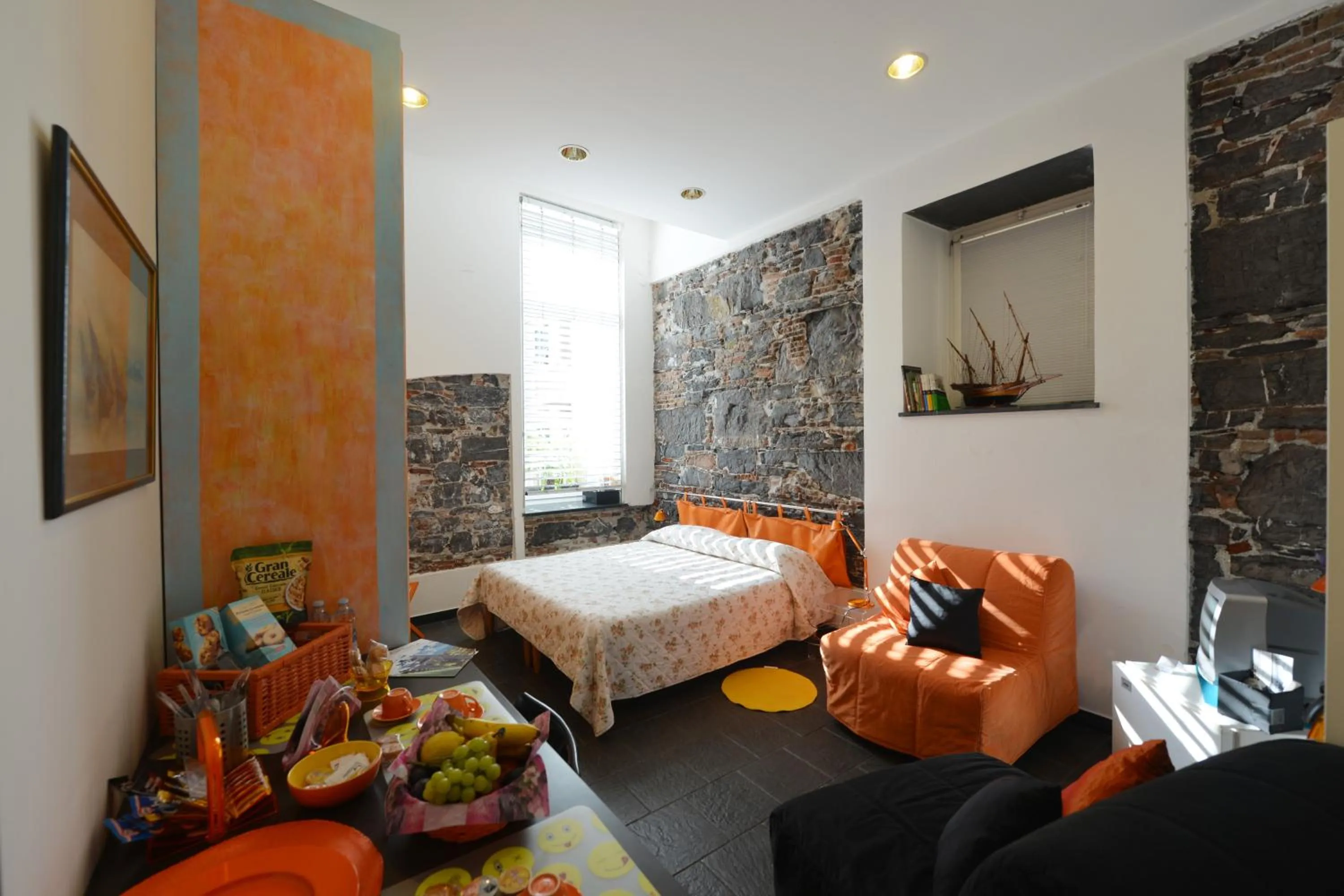 Photo of the whole room in B&B dell'Acquario