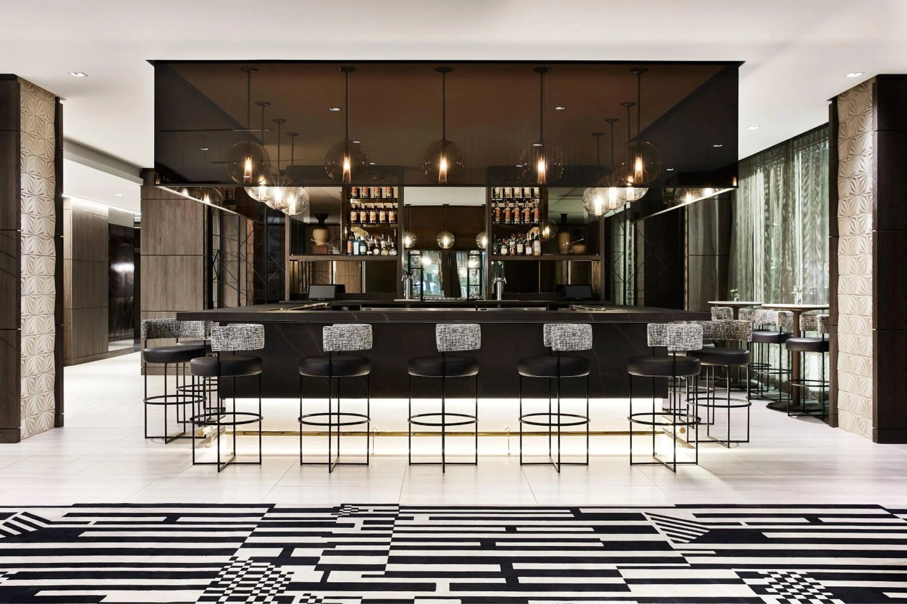 Lounge or bar in AC Hotel by Marriott Miami Airport West/Doral