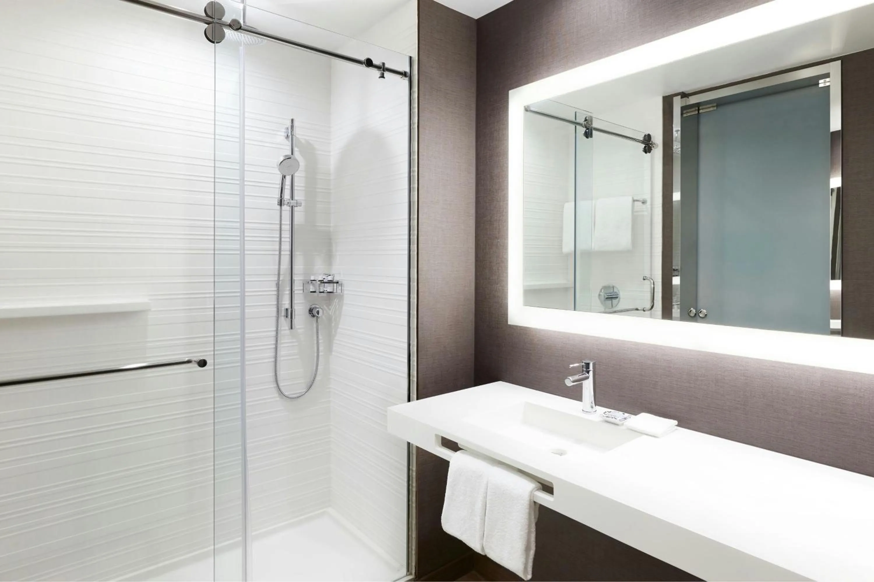 Bathroom in AC Hotel by Marriott Miami Airport West/Doral