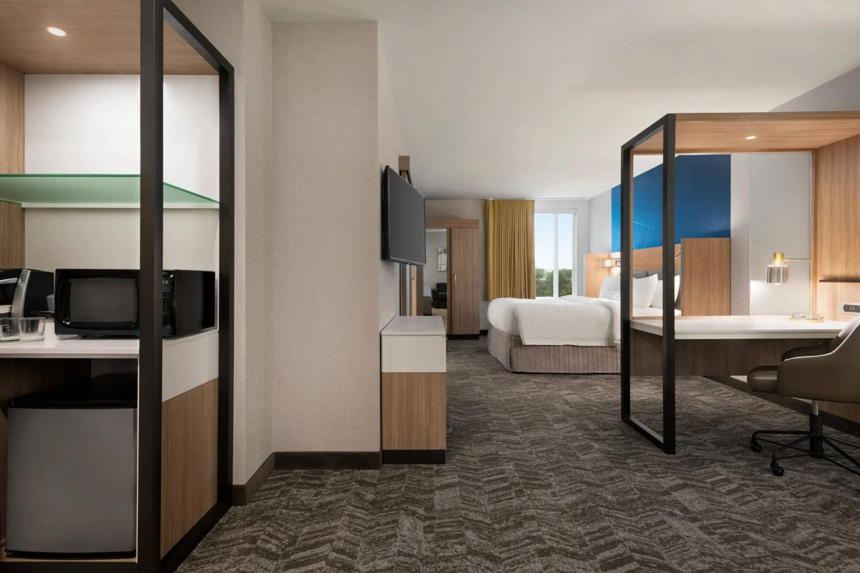 Photo of the whole room, Bed in SpringHill Suites by Marriott Milwaukee West/Wauwatosa