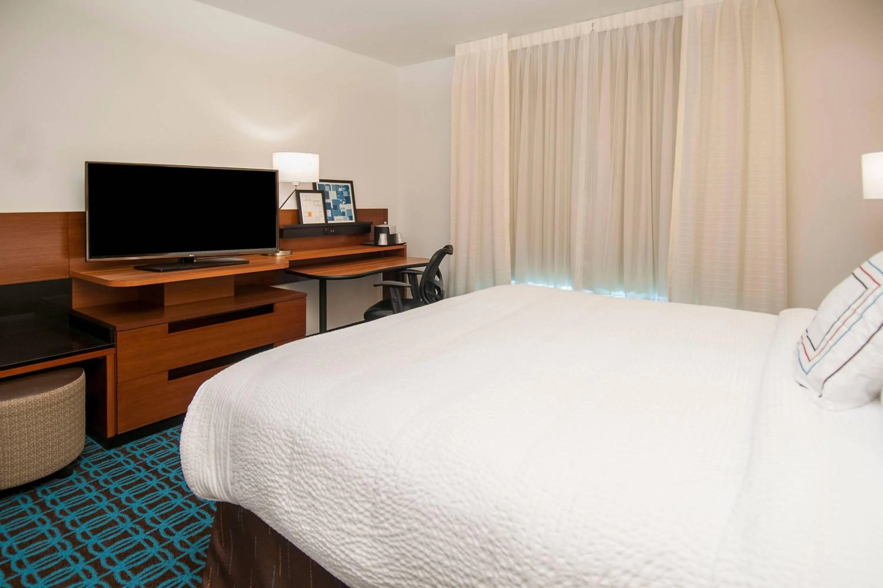 Photo of the whole room, Bed in Fairfield Inn & Suites by Marriott LaPlace