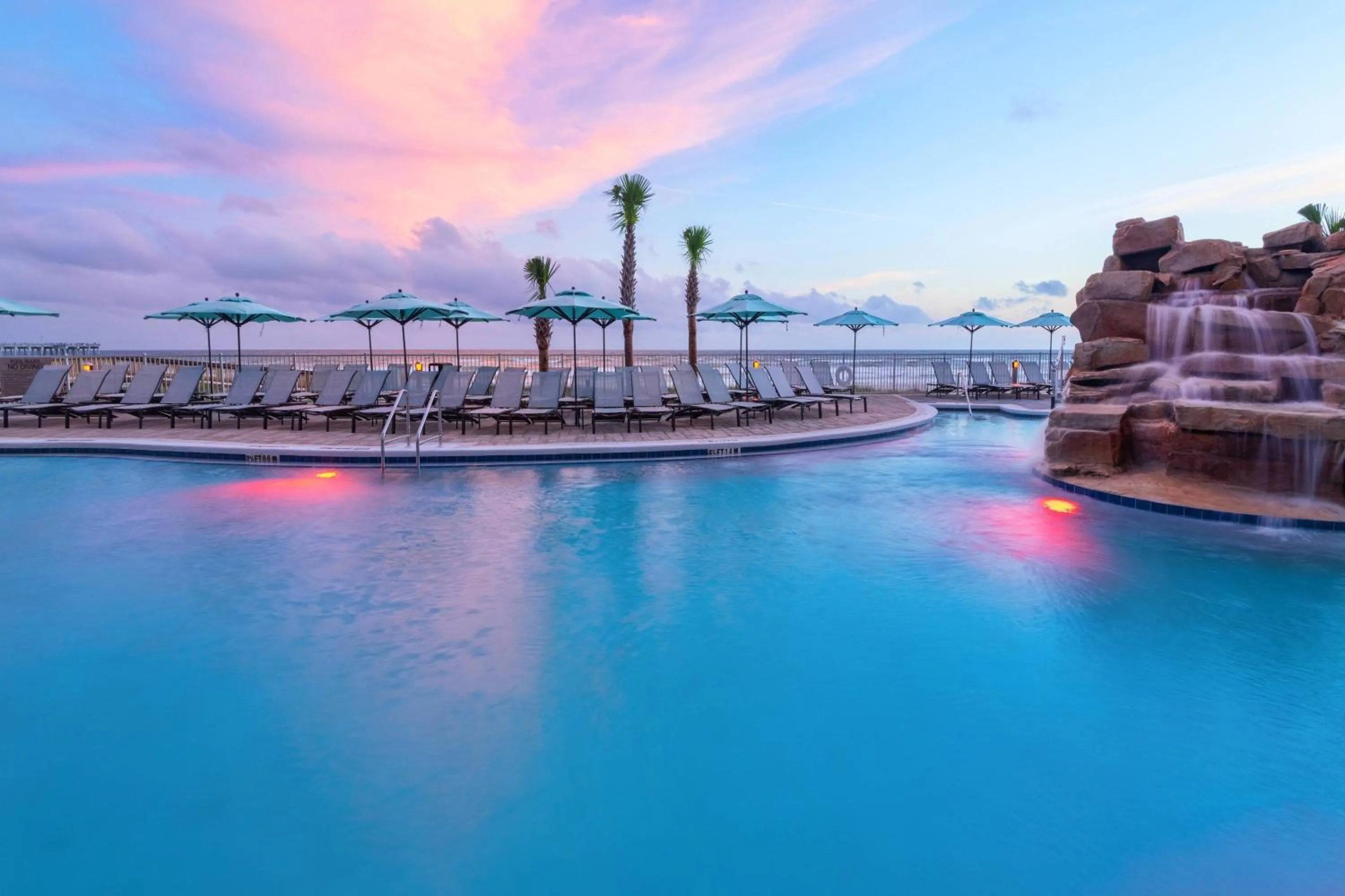 Swimming pool in SpringHill Suites by Marriott Panama City Beach Beachfront