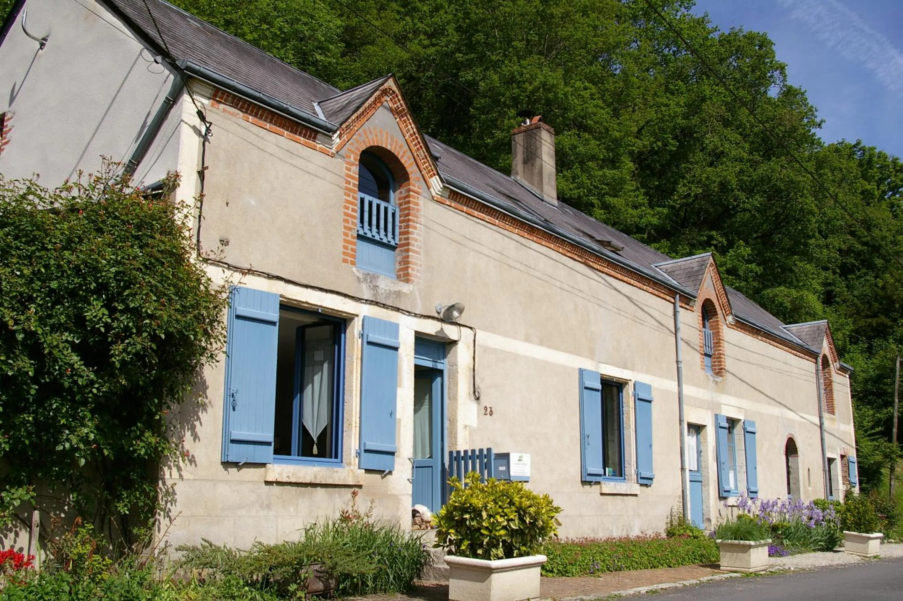 Property building in La Source de Bury