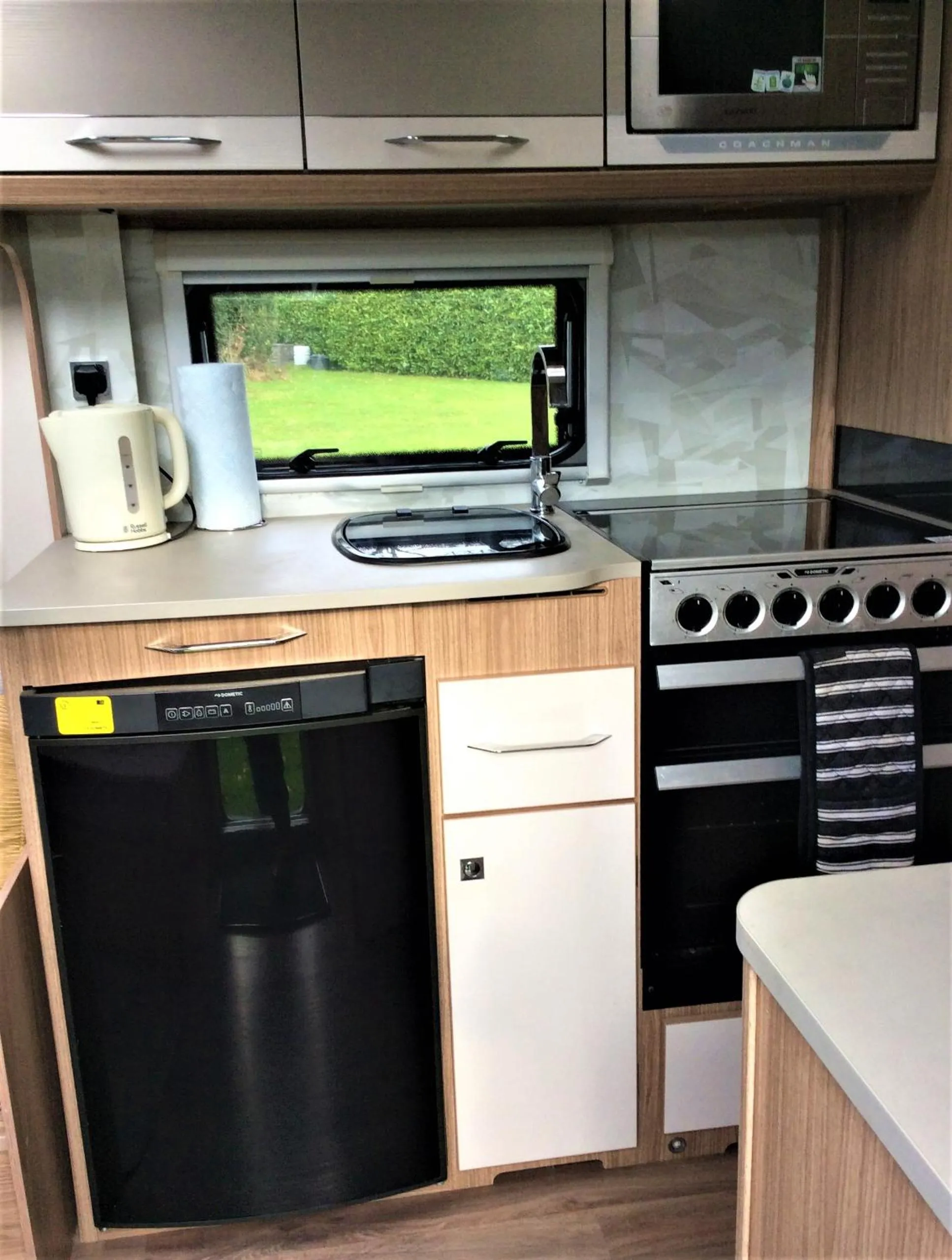 Kitchen or kitchenette in Le Boterff Gites et Camping