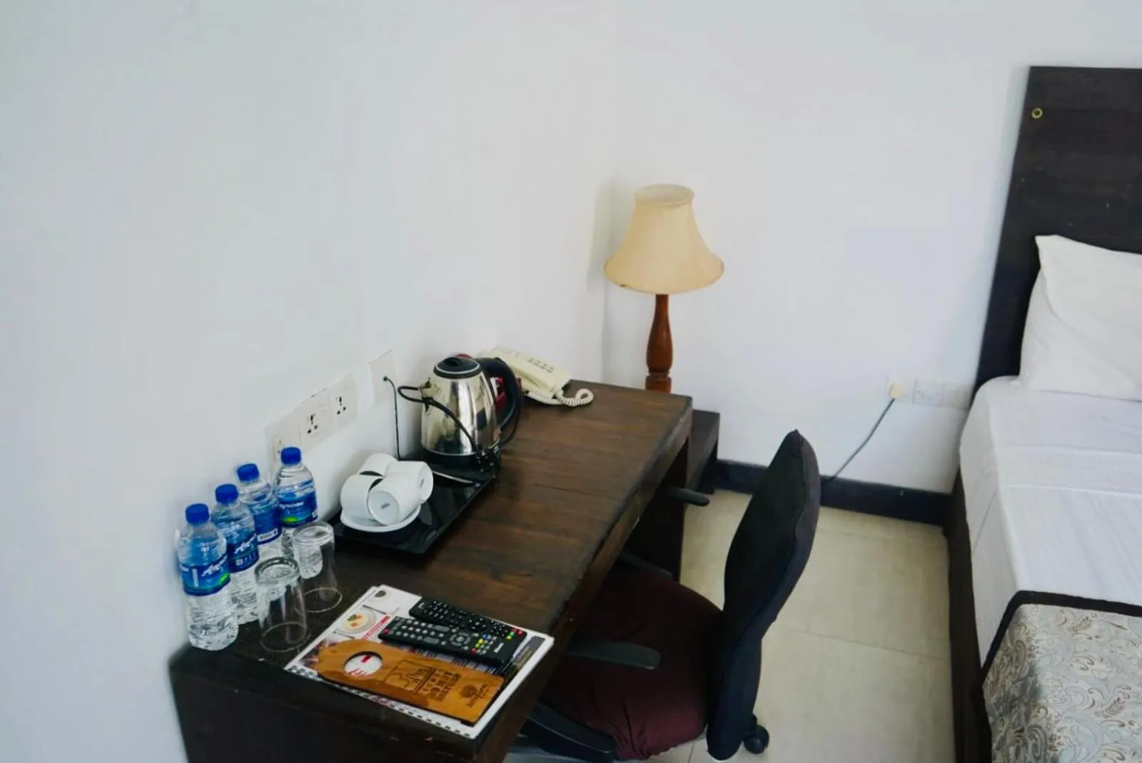 Coffee/tea facilities, Bed in Amaluna Resorts