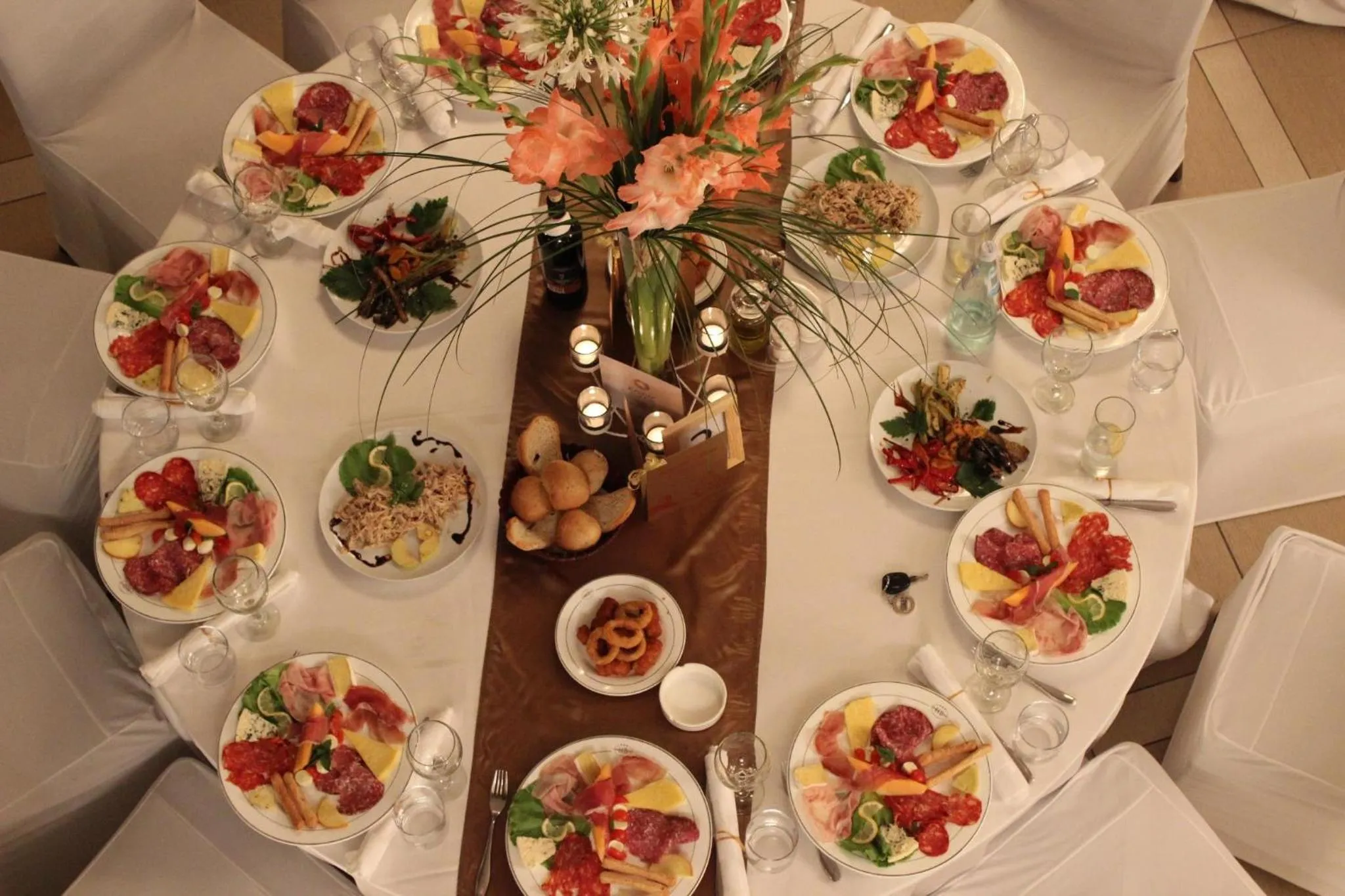 Restaurant/places to eat in Hotel Bleart