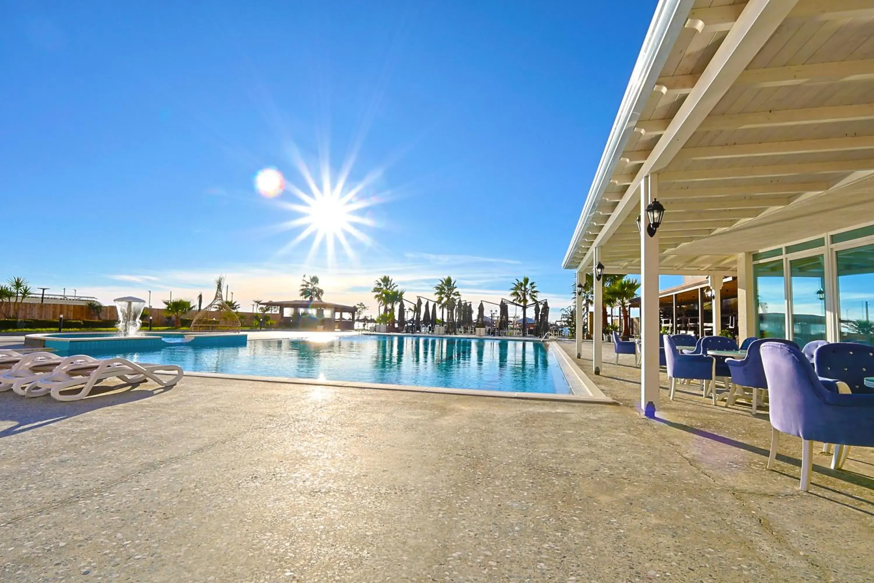 Swimming pool in Hotel Bleart Swimming pool in Hotel Bleart