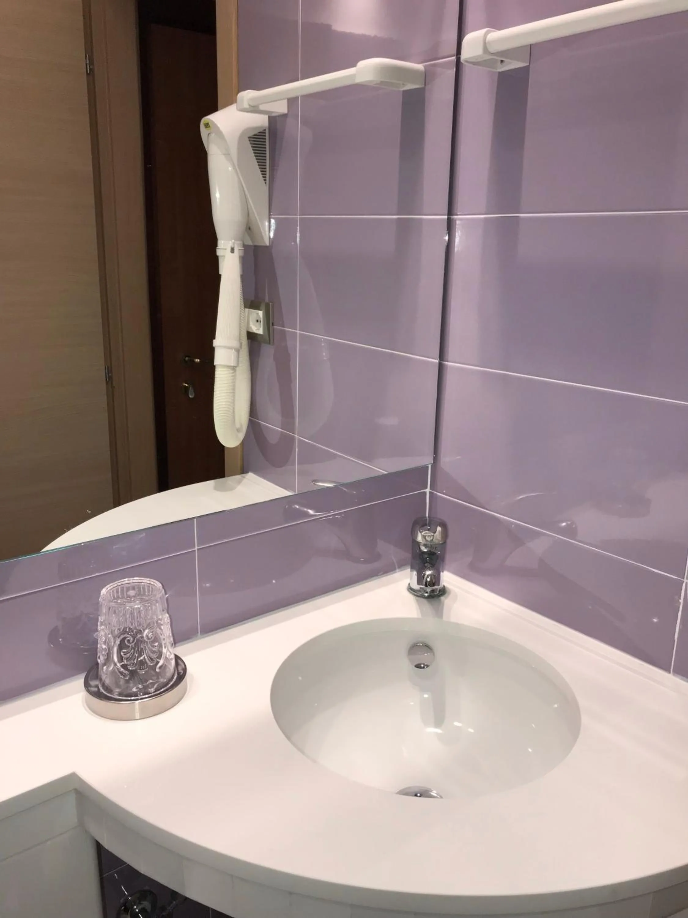 Bathroom in Hotel Montmartre